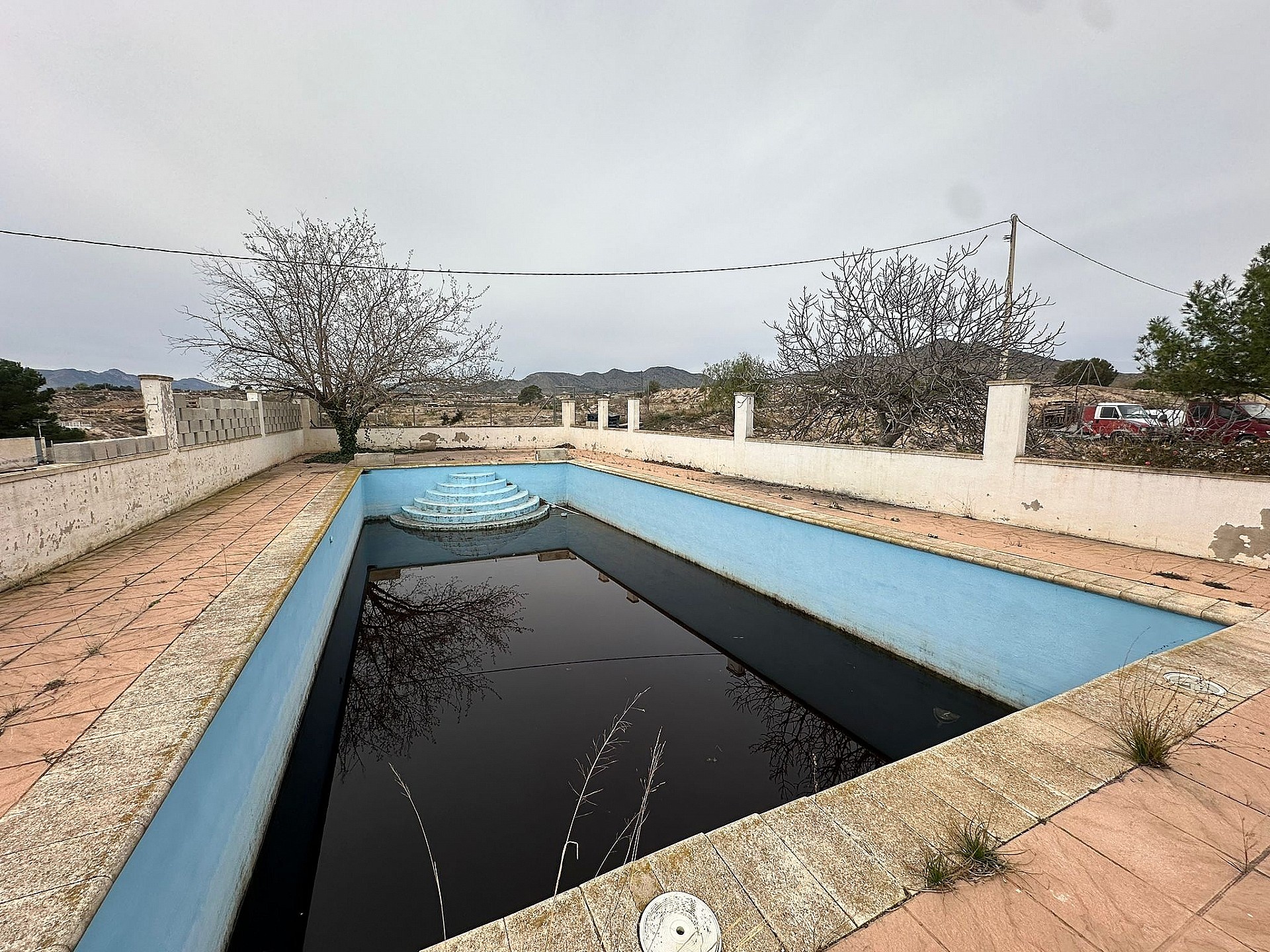 Resale - 9 Bedroom 4 Bathroom Country house in Novelda -  - Alicante