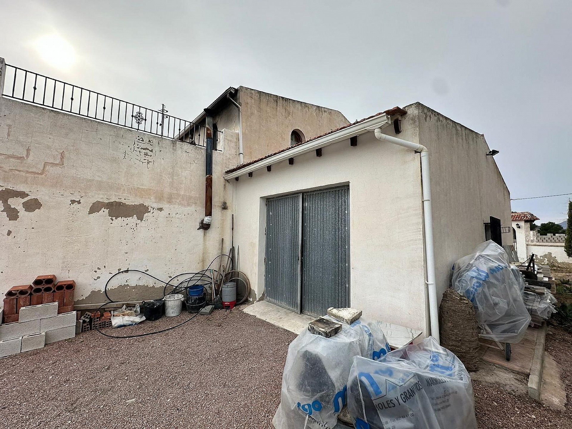 Resale - 9 Bedroom 4 Bathroom Country house in Novelda -  - Alicante