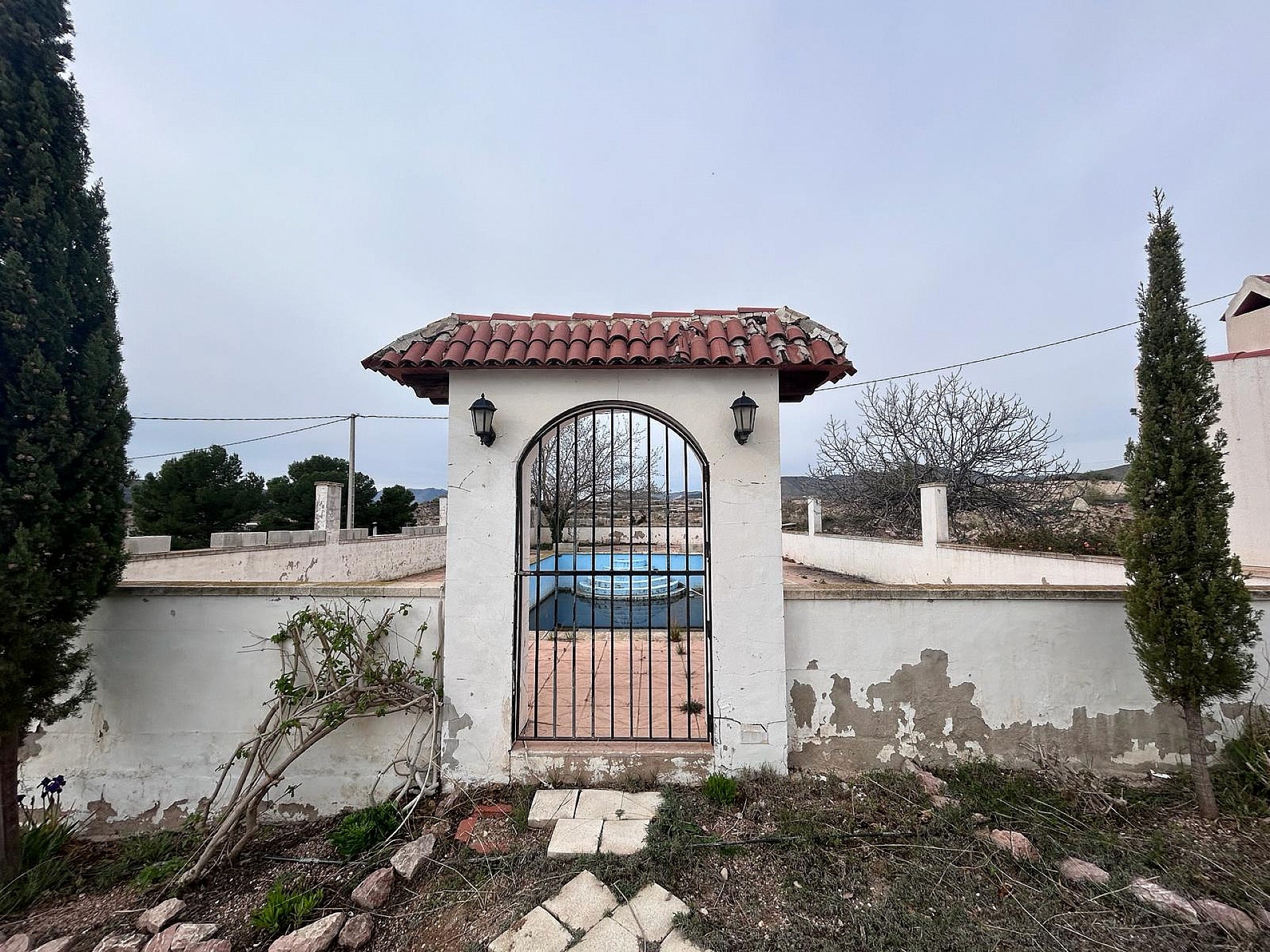 Resale - 9 Bedroom 4 Bathroom Country house in Novelda -  - Alicante