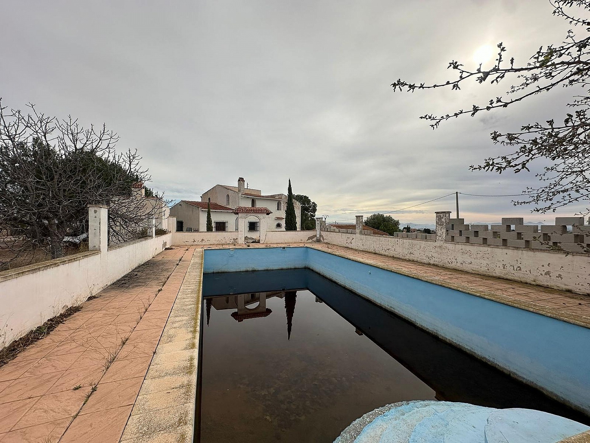 Resale - 9 Bedroom 4 Bathroom Country house in Novelda -  - Alicante
