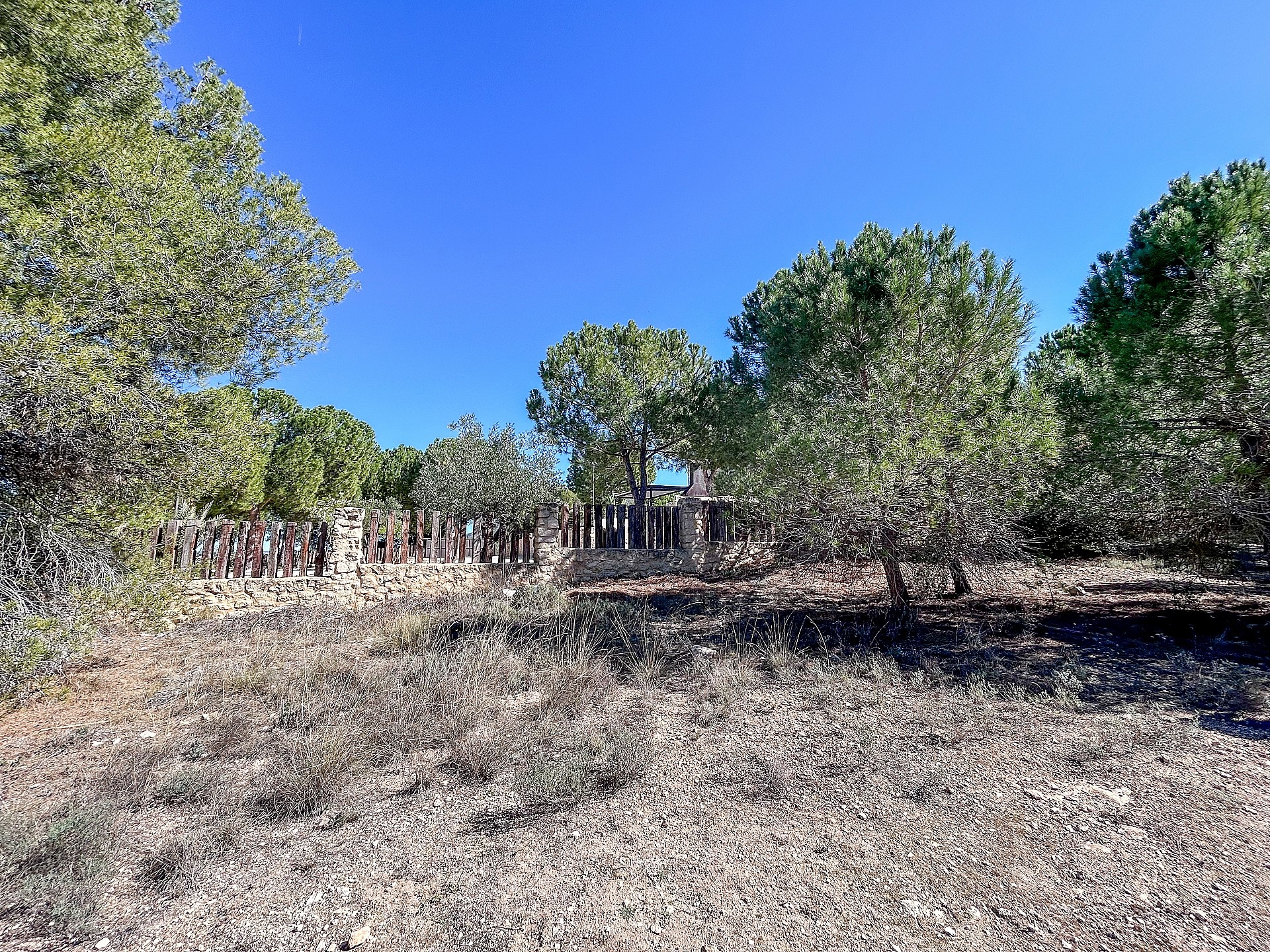Resale - 9 Bedroom 3 Bathroom Villa in Biar -  - Alicante
