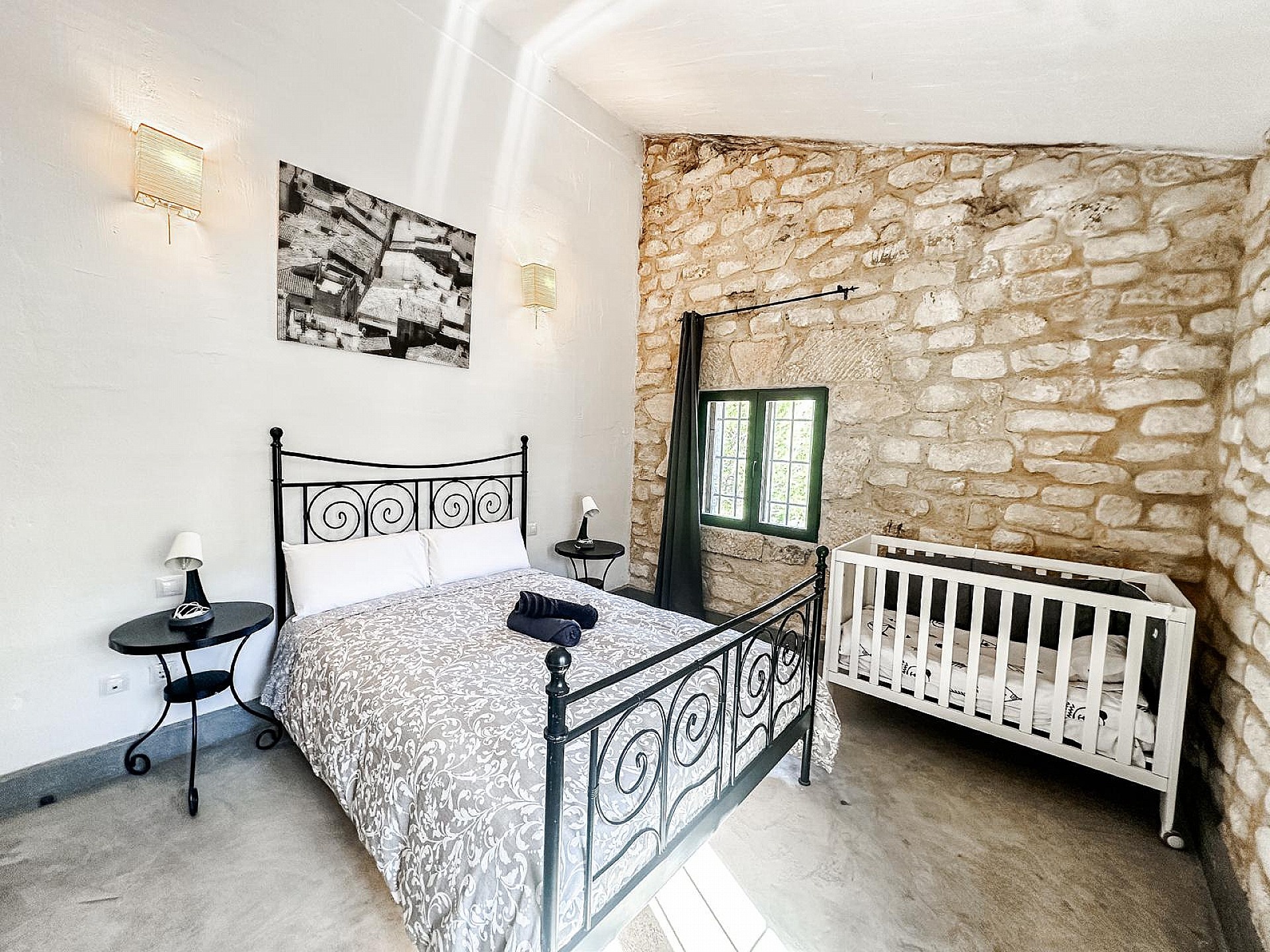 Resale - 9 Bedroom 3 Bathroom Villa in Biar -  - Alicante