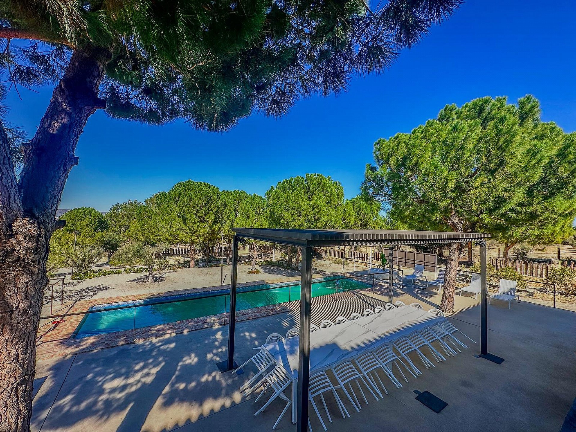 Resale - 9 Bedroom 3 Bathroom Villa in Biar -  - Alicante