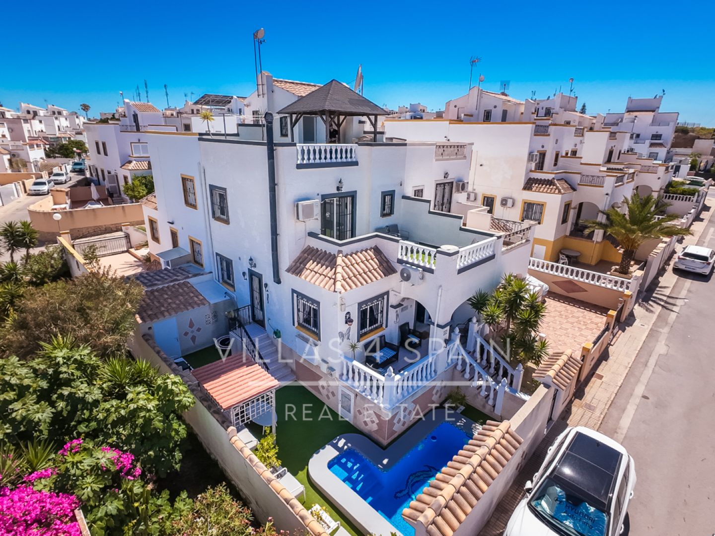 3 Bed 2 Bath Corner Plot Quad with a private pool & Roof Terrace Located in Dream Hills between Via park 3 & 5