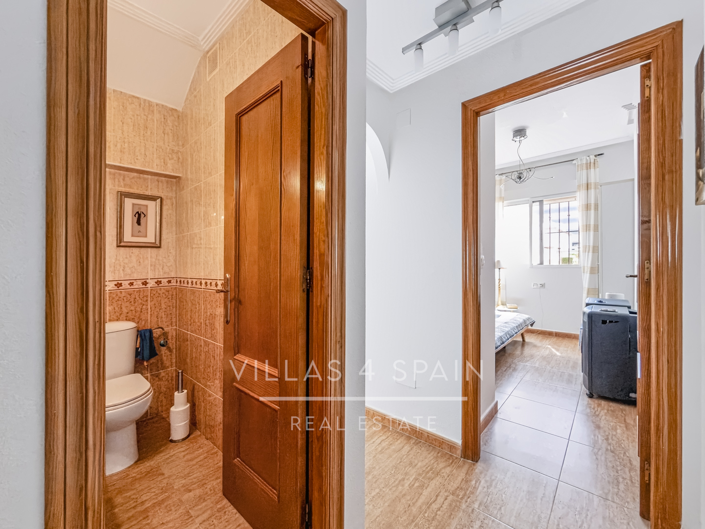 Resale - 3 Bedroom 2 Bathroom Townhouse with parking and roof terrace in San Pedro del Pinatar - av. pablo picasso - Murcia