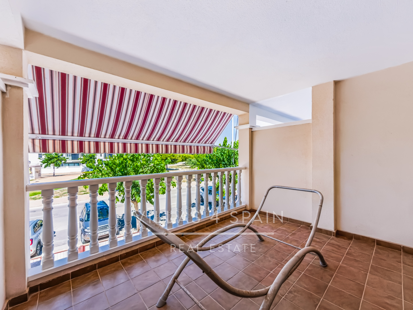 Resale - 3 Bedroom 2 Bathroom Townhouse with parking and roof terrace in San Pedro del Pinatar - av. pablo picasso - Murcia