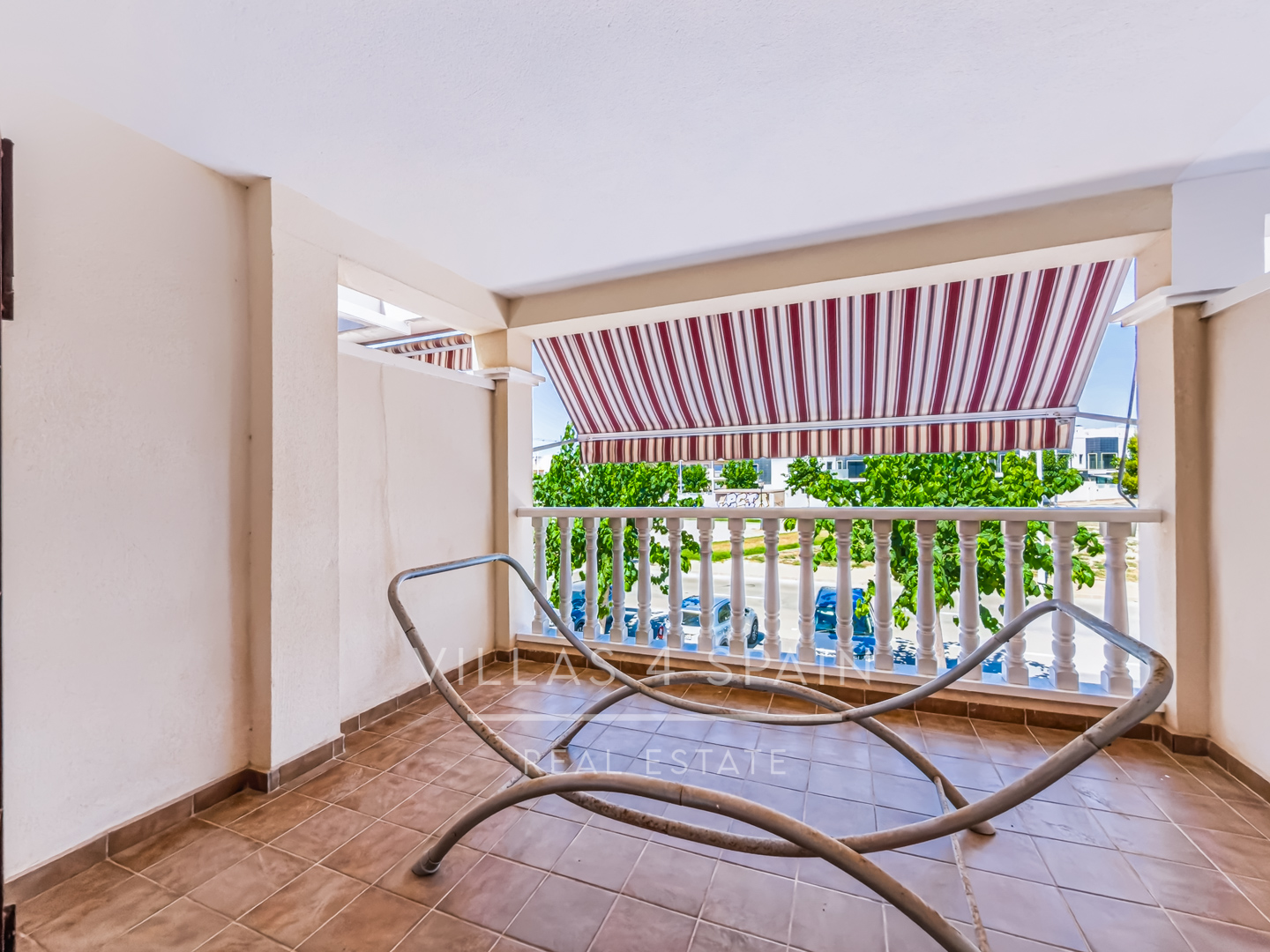Resale - 3 Bedroom 2 Bathroom Townhouse with parking and roof terrace in San Pedro del Pinatar - av. pablo picasso - Murcia