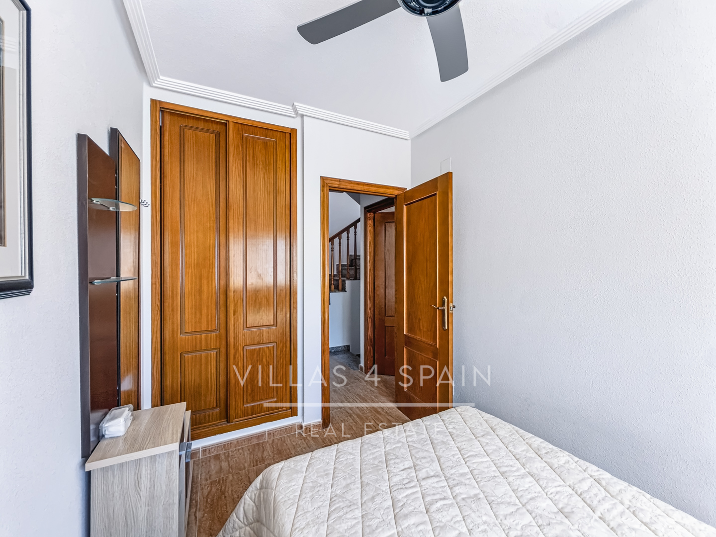 Resale - 3 Bedroom 2 Bathroom Townhouse with parking and roof terrace in San Pedro del Pinatar - av. pablo picasso - Murcia