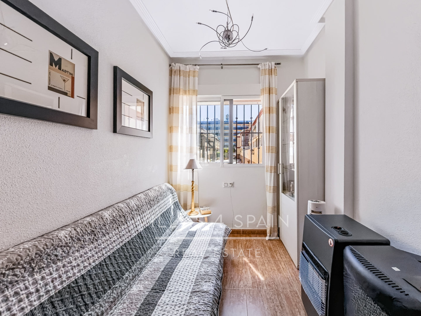 Resale - 3 Bedroom 2 Bathroom Townhouse with parking and roof terrace in San Pedro del Pinatar - av. pablo picasso - Murcia