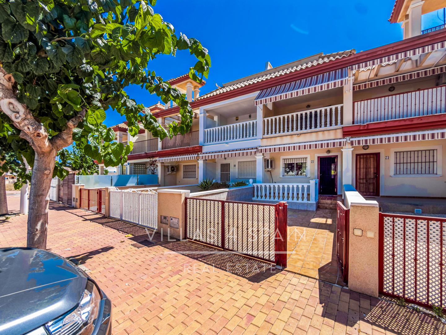 Resale - 3 Bedroom 2 Bathroom Townhouse with parking and roof terrace in San Pedro del Pinatar - av. pablo picasso - Murcia