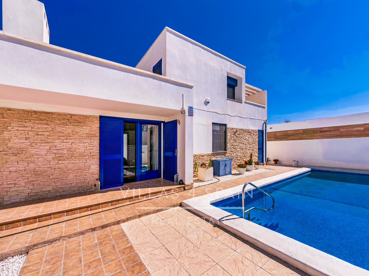Resale - 3 Bedroom 2 Bathroom Villa with Private Pool and Parking in Las Kalendas Fortuna, Murcia - Calle Cam. de Cieza - Murcia