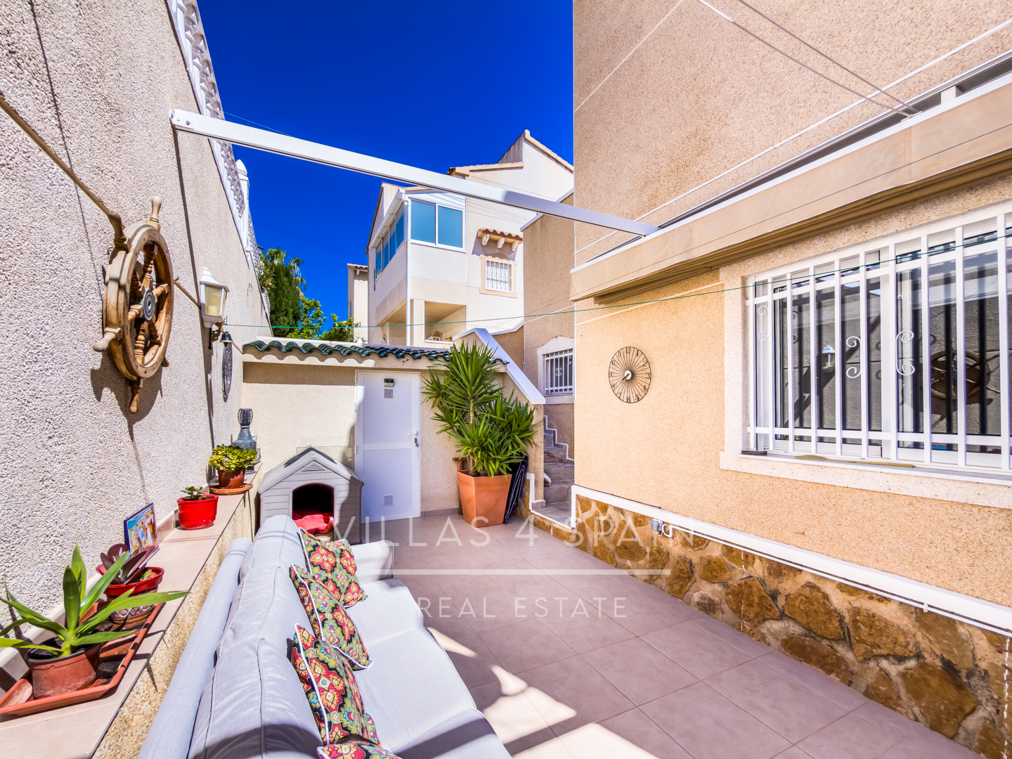 Resale - 3 Bed 3 bath Villa with Private Pool and Parking + Hot tub and Guest apartment in El Galan, Villamartin - calle marbella - Alicante