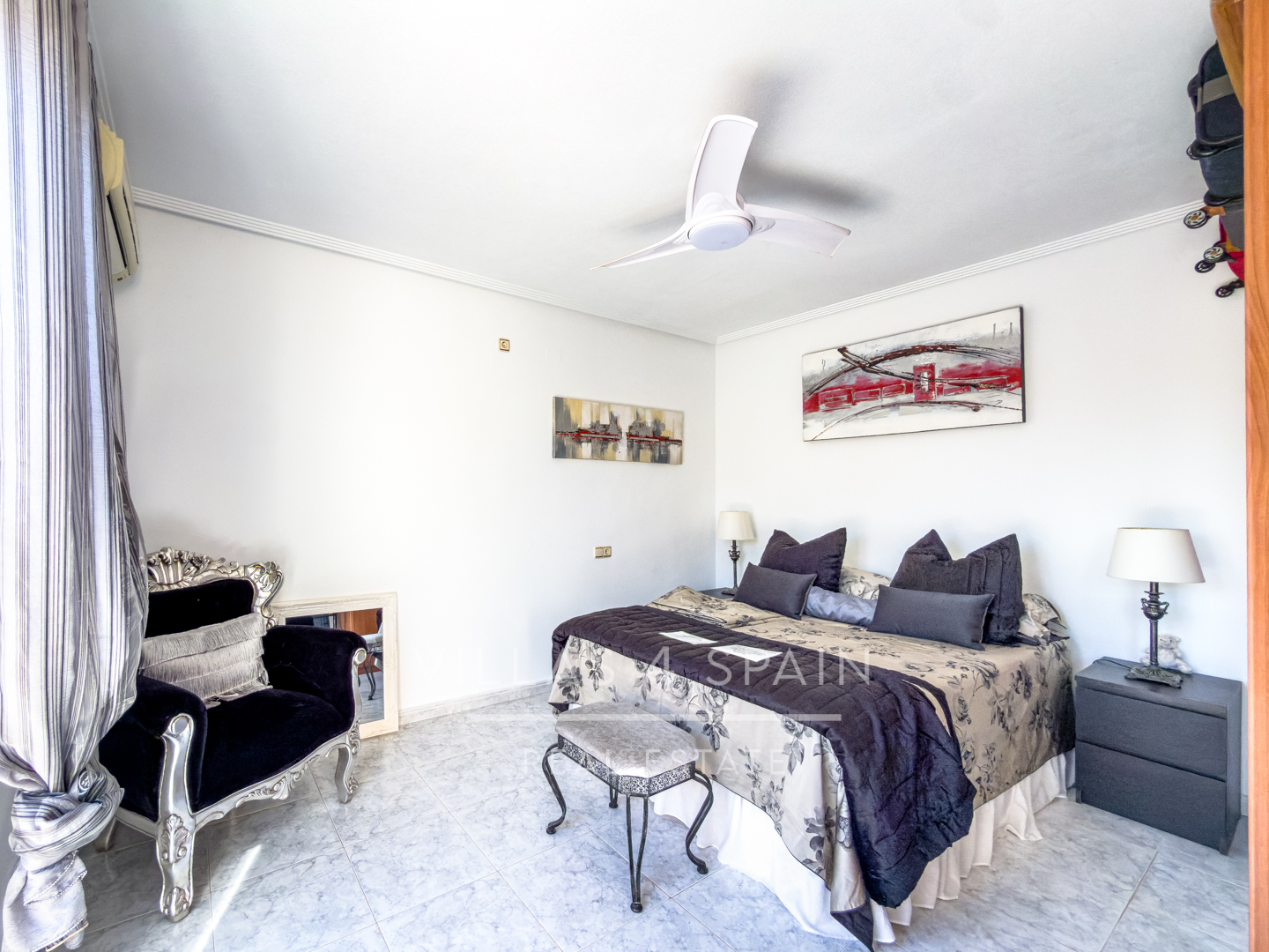 Resale - 3 Bed 3 bath Villa with Private Pool and Parking + Hot tub and Guest apartment in El Galan, Villamartin - calle marbella - Alicante