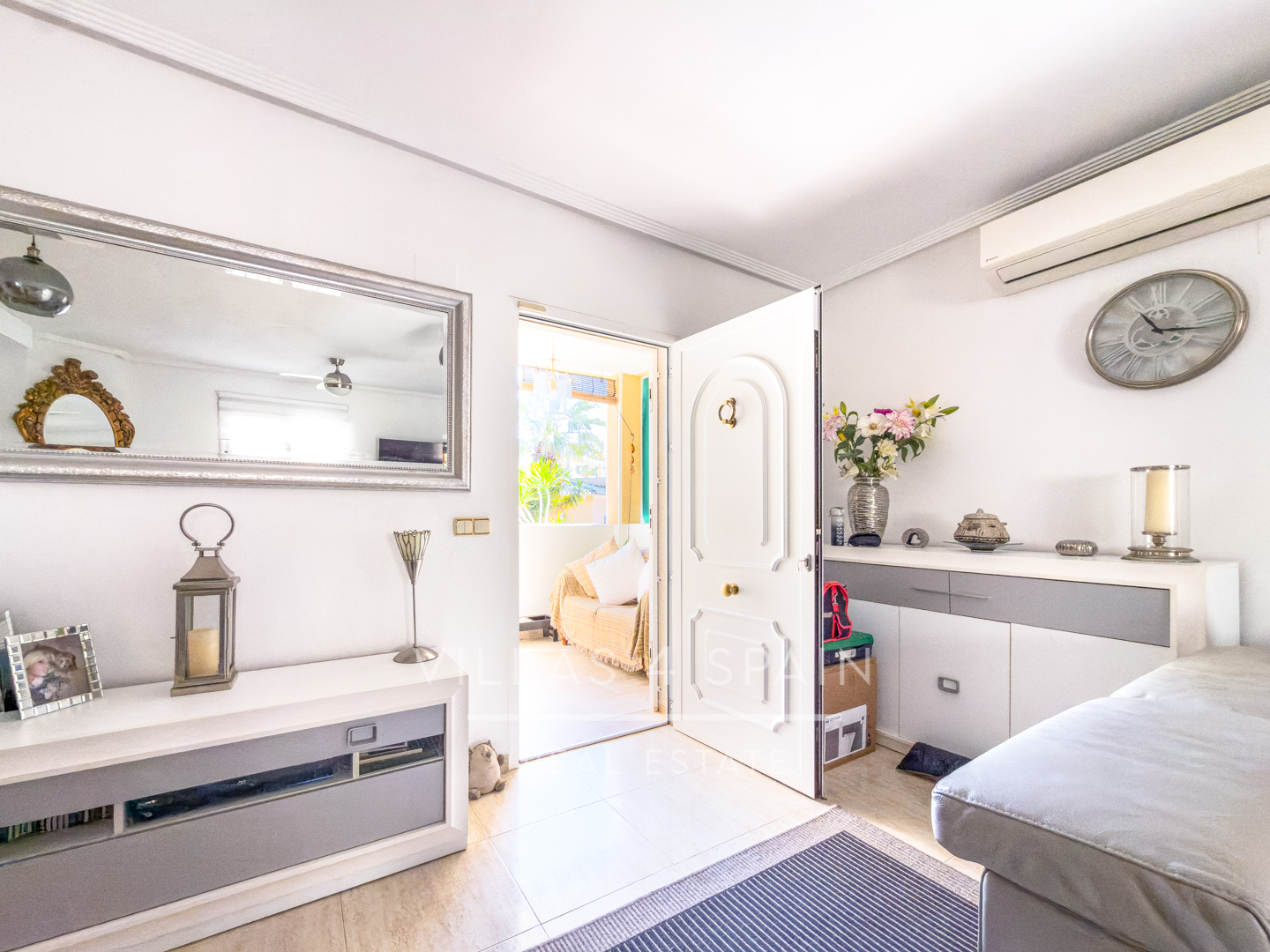 Resale - 3 Bed 3 bath Villa with Private Pool and Parking + Hot tub and Guest apartment in El Galan, Villamartin - calle marbella - Alicante