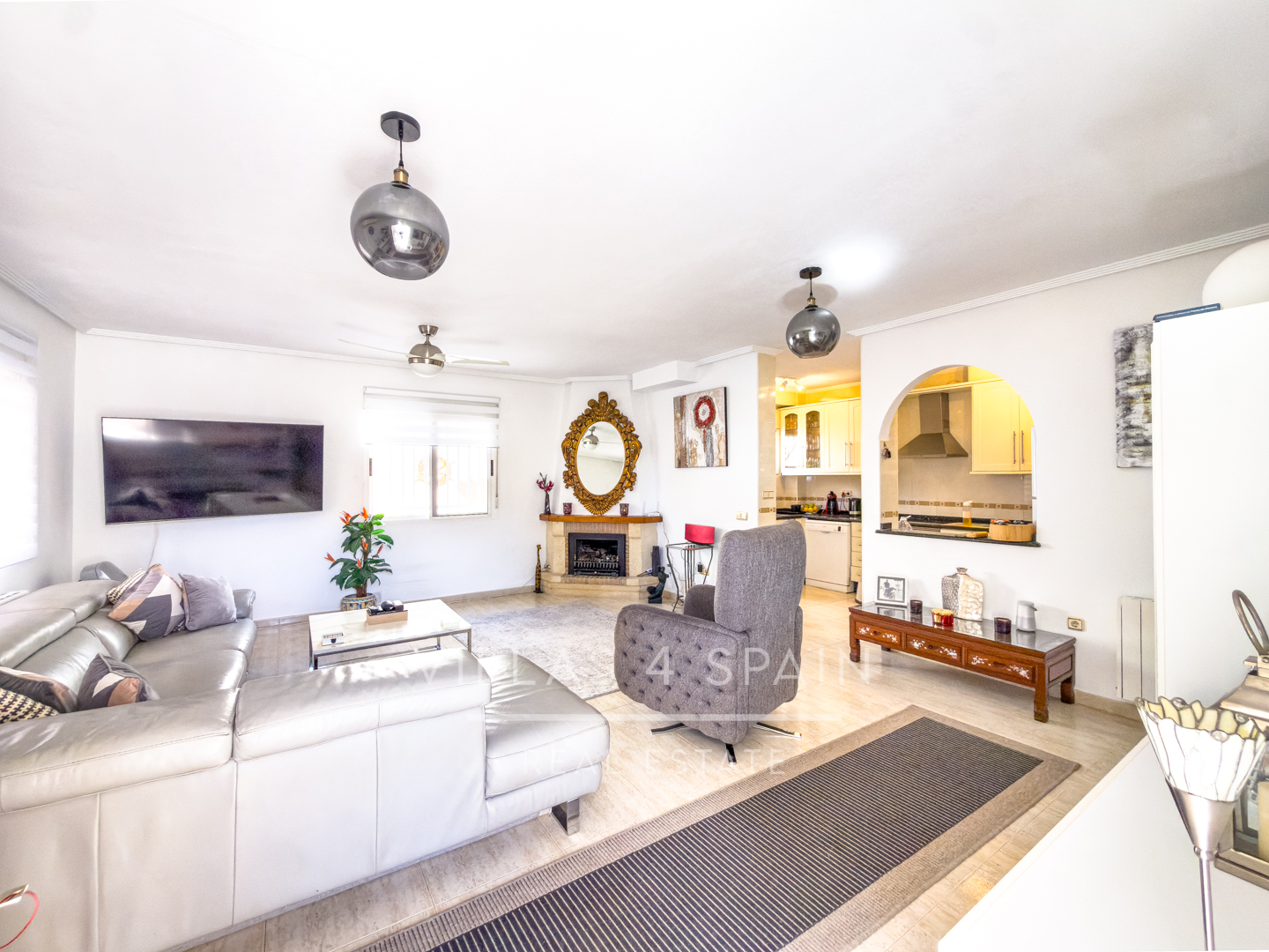 Resale - 3 Bed 3 bath Villa with Private Pool and Parking + Hot tub and Guest apartment in El Galan, Villamartin - calle marbella - Alicante