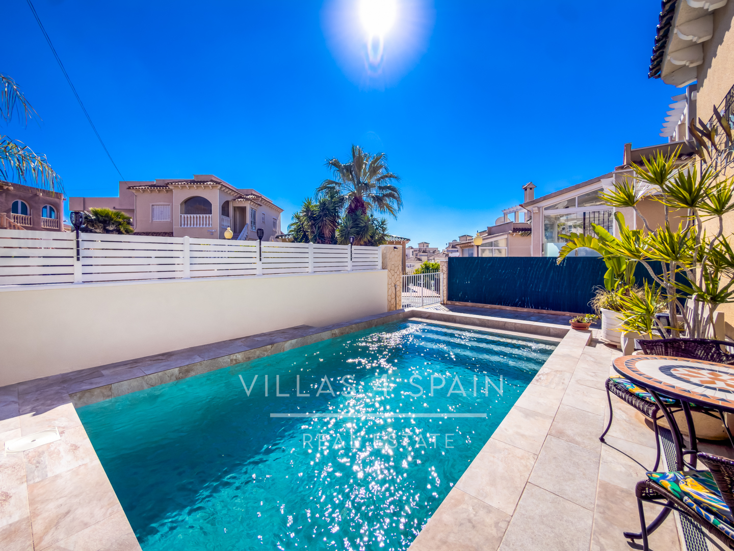 Resale - 3 Bed 3 bath Villa with Private Pool and Parking + Hot tub and Guest apartment in El Galan, Villamartin - calle marbella - Alicante