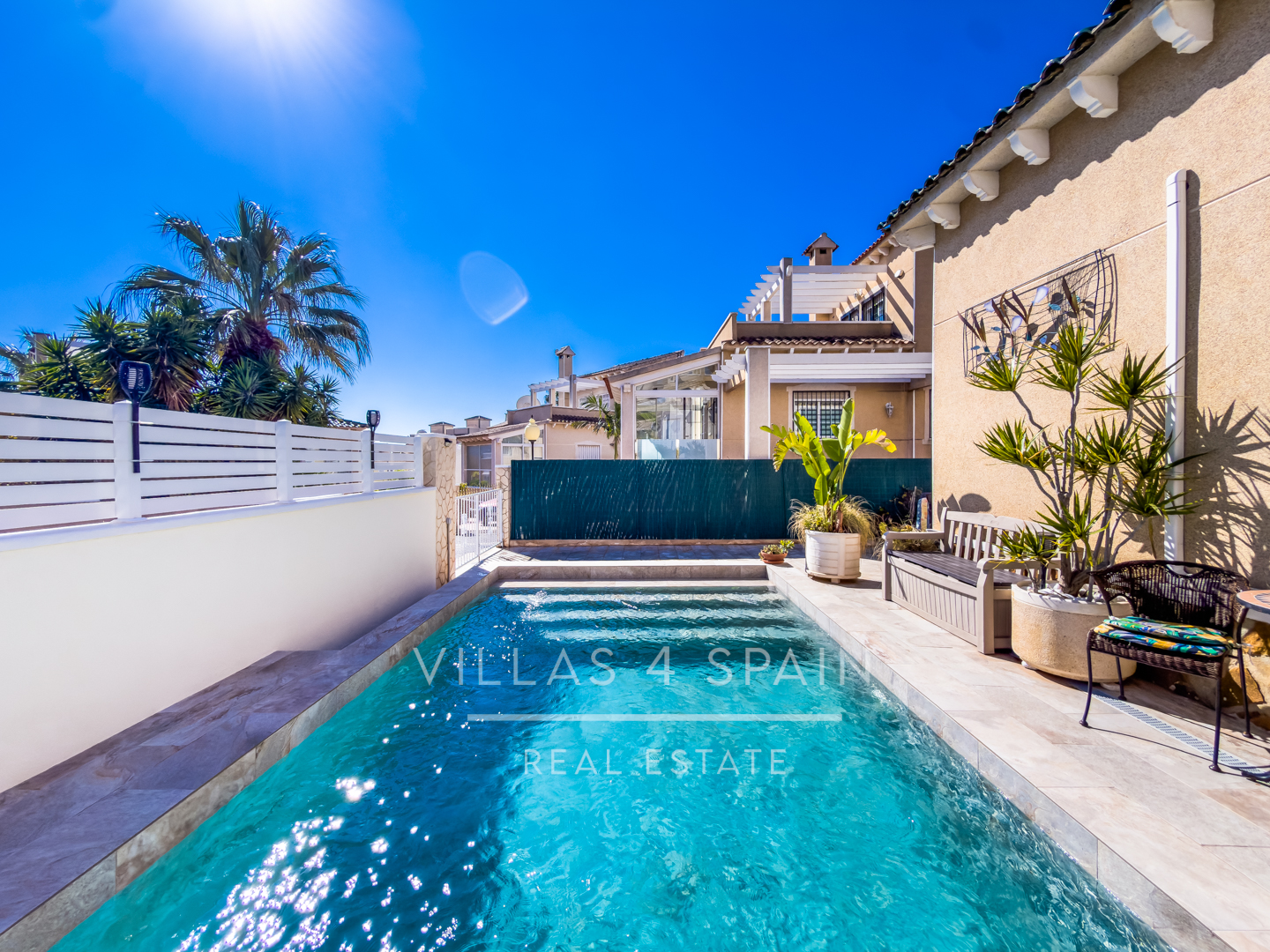 Resale - 3 Bed 3 bath Villa with Private Pool and Parking + Hot tub and Guest apartment in El Galan, Villamartin - calle marbella - Alicante