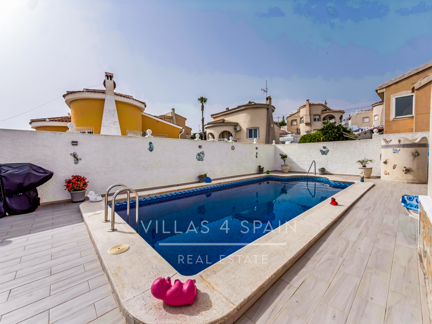 Resale - 3 Bed 3 Bath Villa with Private Pool and Parking with underbuild - C. Mar Mediterraneo - Alicante