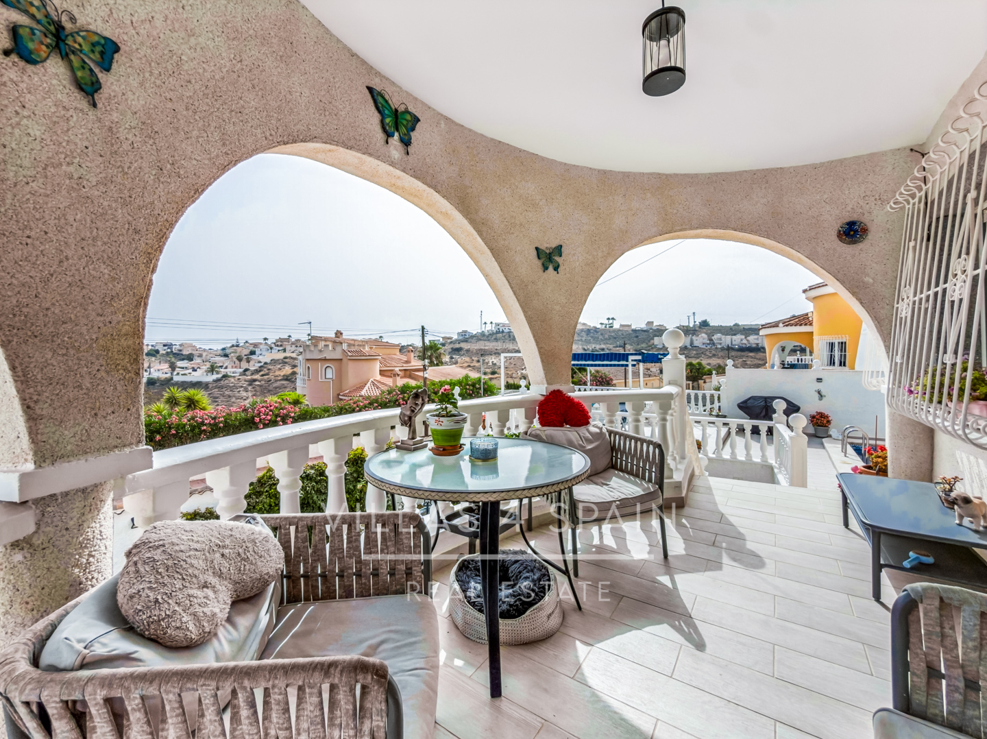 Resale - 3 Bed 3 Bath Villa with Private Pool and Parking with underbuild - C. Mar Mediterraneo - Alicante