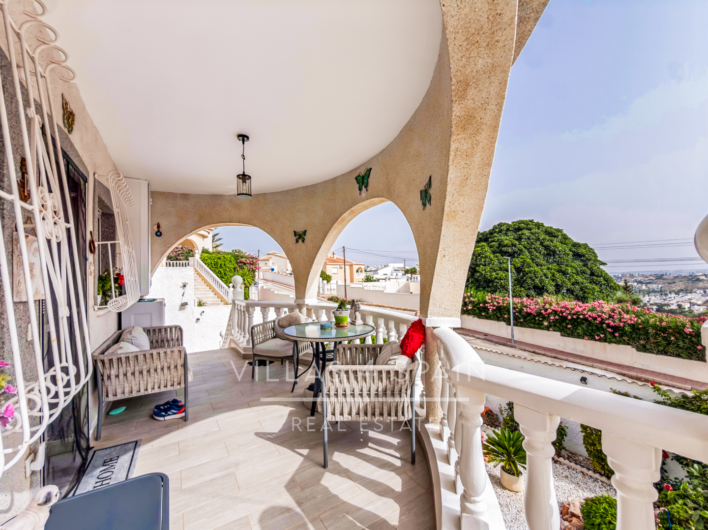 Resale - 3 Bed 3 Bath Villa with Private Pool and Parking with underbuild - C. Mar Mediterraneo - Alicante