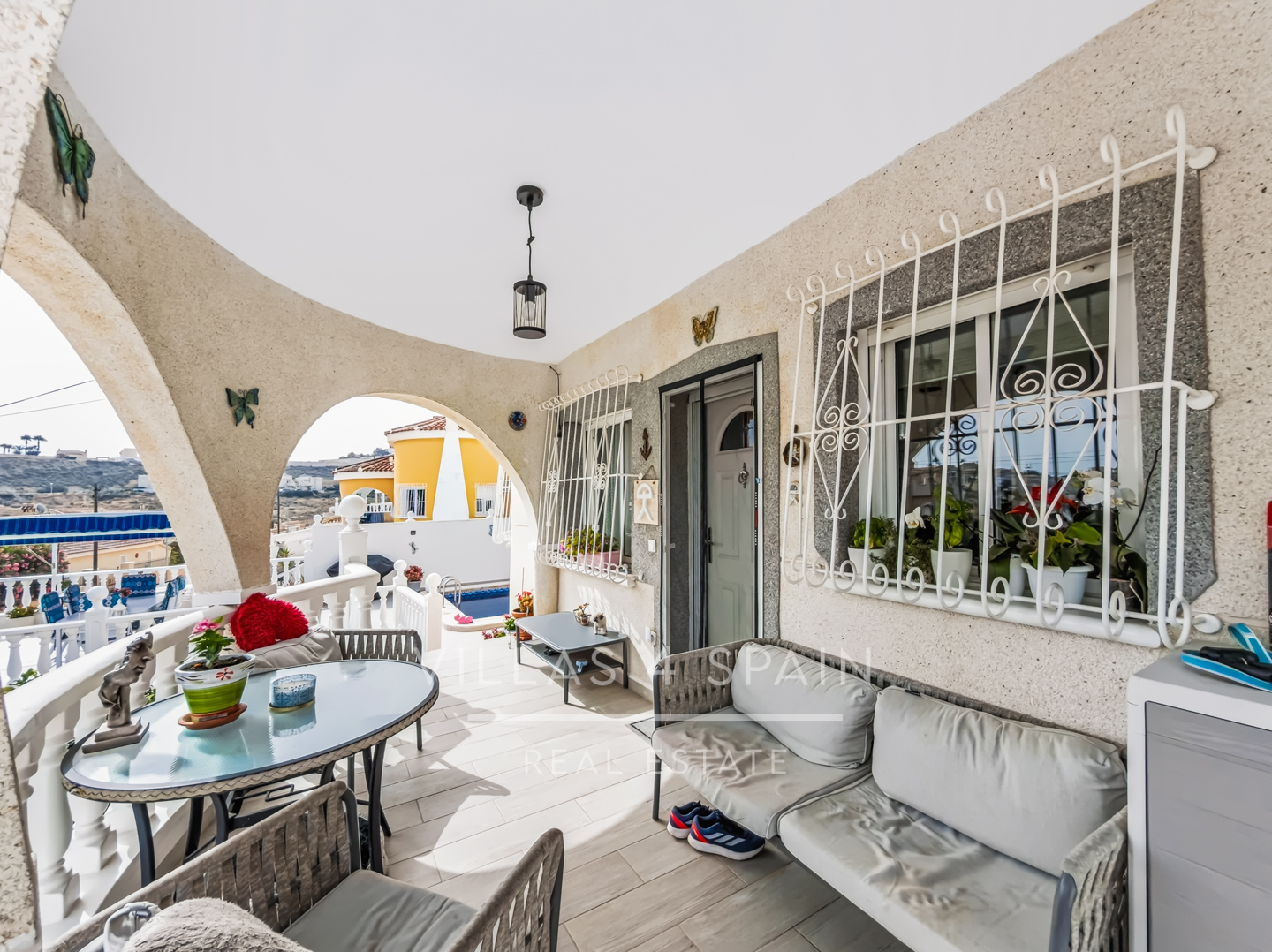 Resale - 3 Bed 3 Bath Villa with Private Pool and Parking with underbuild - C. Mar Mediterraneo - Alicante