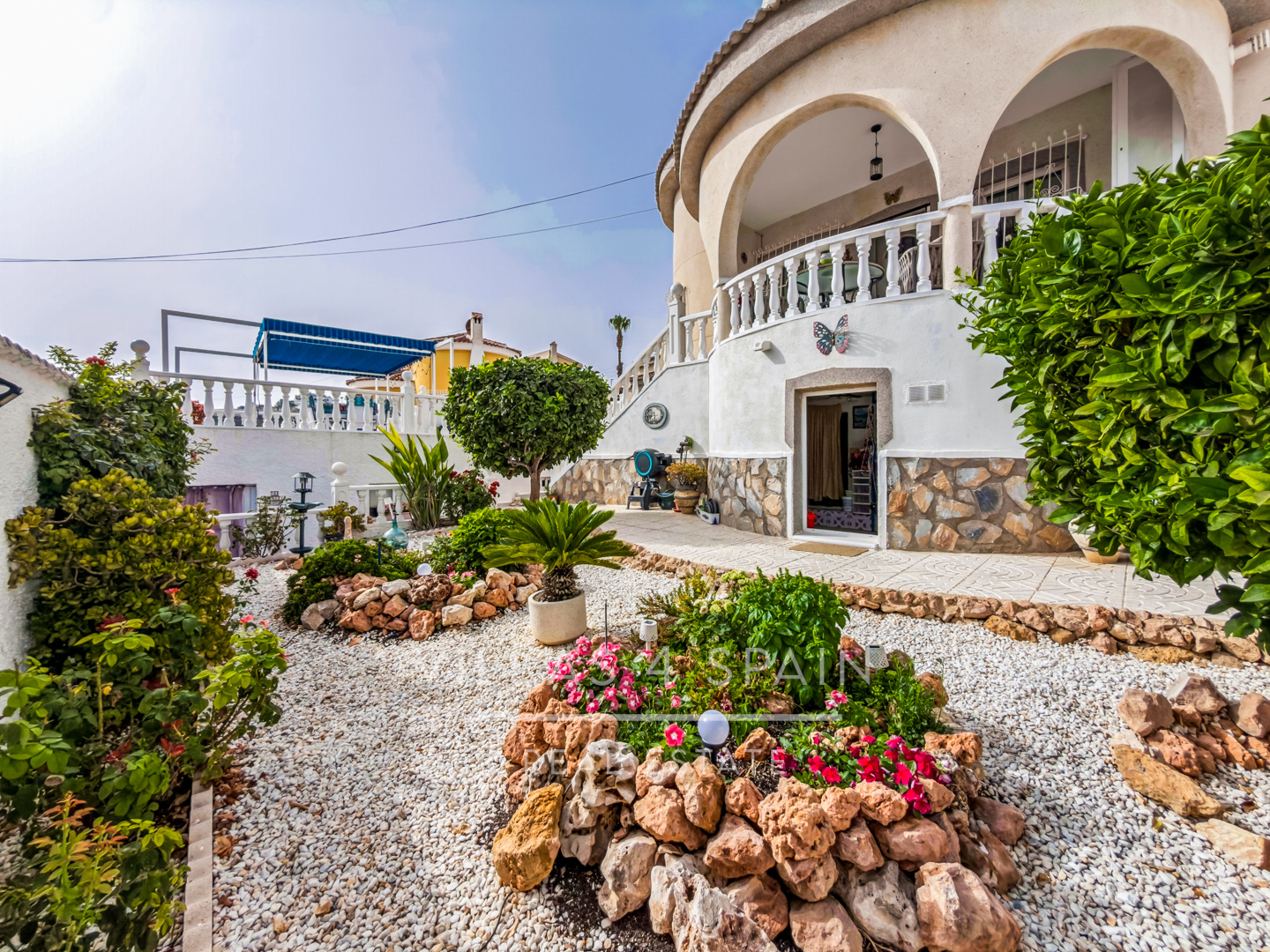 Resale - 3 Bed 3 Bath Villa with Private Pool and Parking with underbuild - C. Mar Mediterraneo - Alicante