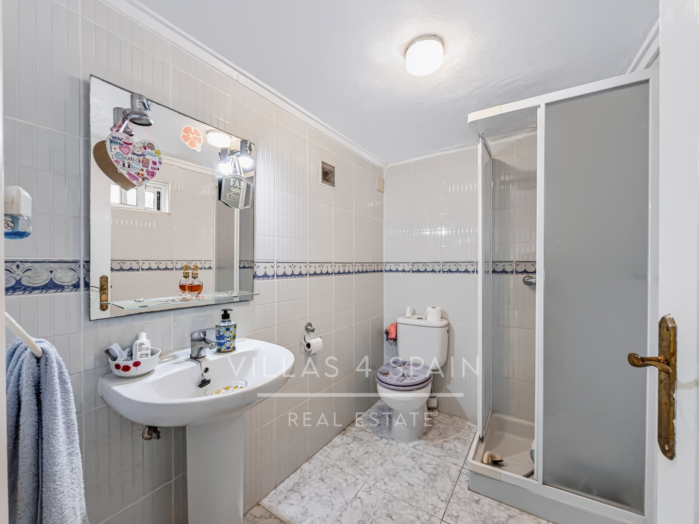 Resale - 3 Bed 3 Bath Villa with Private Pool and Parking with underbuild - C. Mar Mediterraneo - Alicante