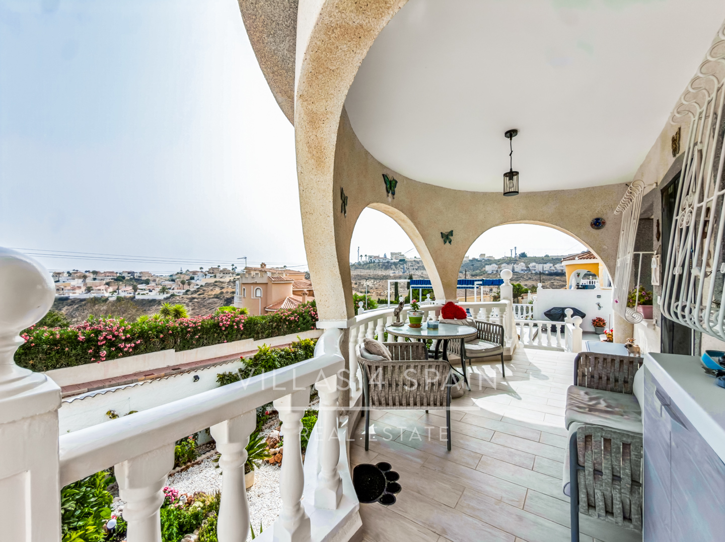 Resale - 3 Bed 3 Bath Villa with Private Pool and Parking with underbuild - C. Mar Mediterraneo - Alicante