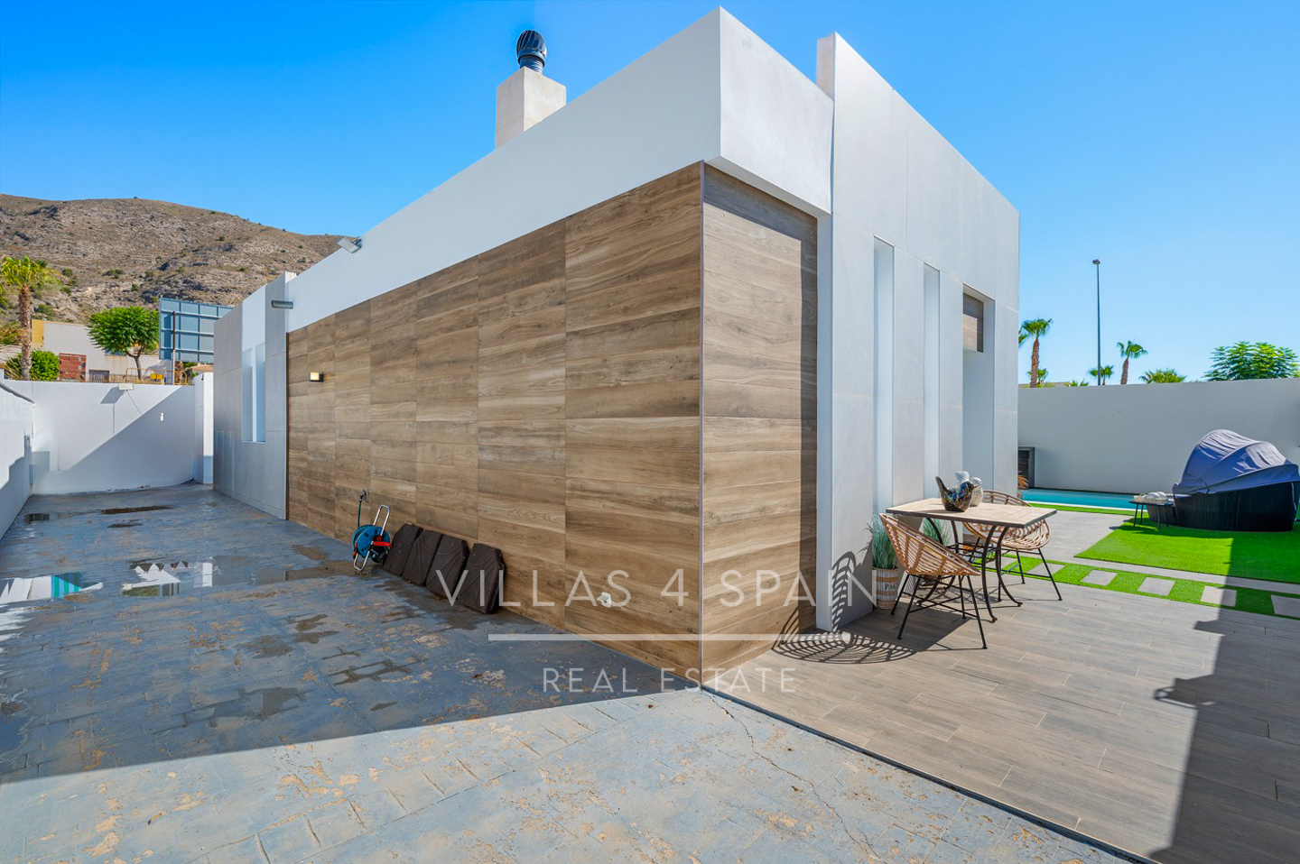 Resale - 4 Bed 2 Bath Villa with Private Pool and Parking in Las Kalendas Fortuna - calle camino de cieza - Murcia