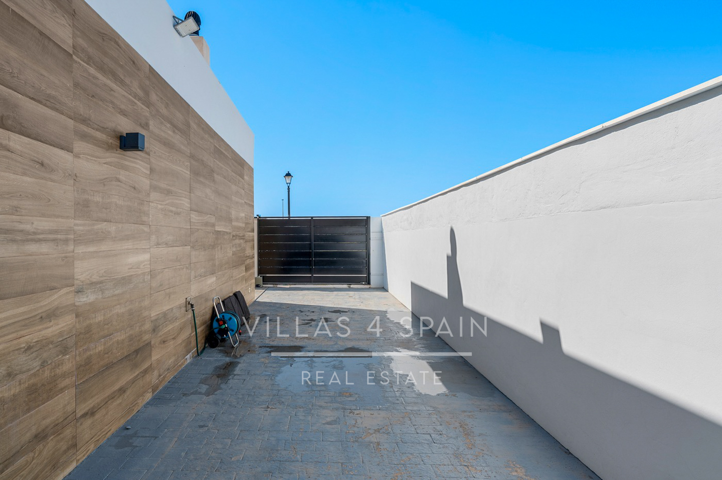 Resale - 4 Bed 2 Bath Villa with Private Pool and Parking in Las Kalendas Fortuna - calle camino de cieza - Murcia