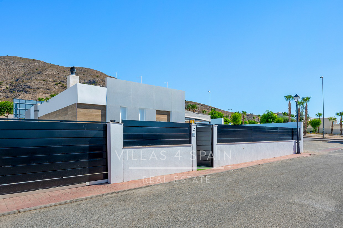 Resale - 4 Bed 2 Bath Villa with Private Pool and Parking in Las Kalendas Fortuna - calle camino de cieza - Murcia