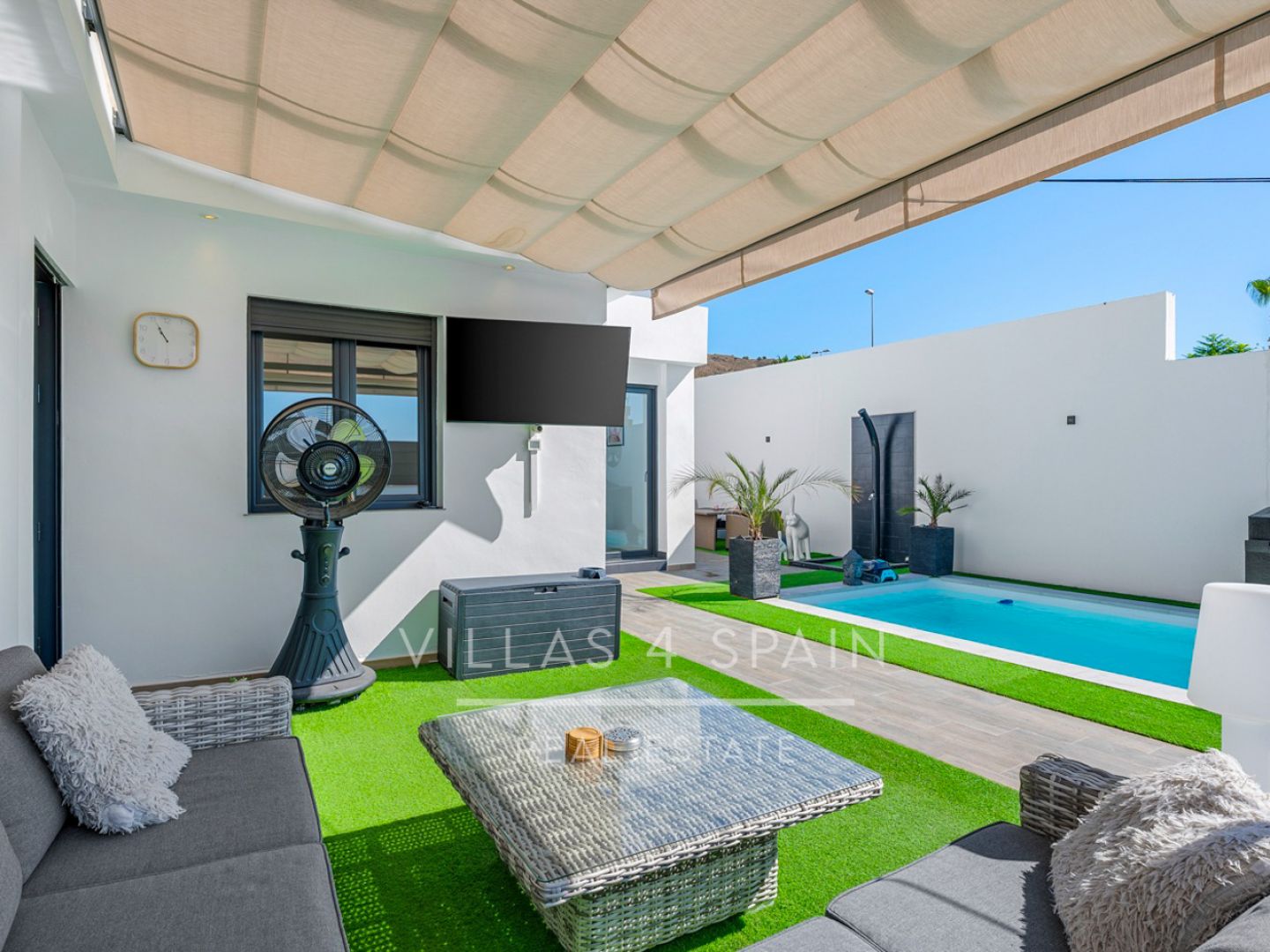 4 Bed 2 Bath Villa with Private Pool and Parking in Las Kalendas Fortuna
