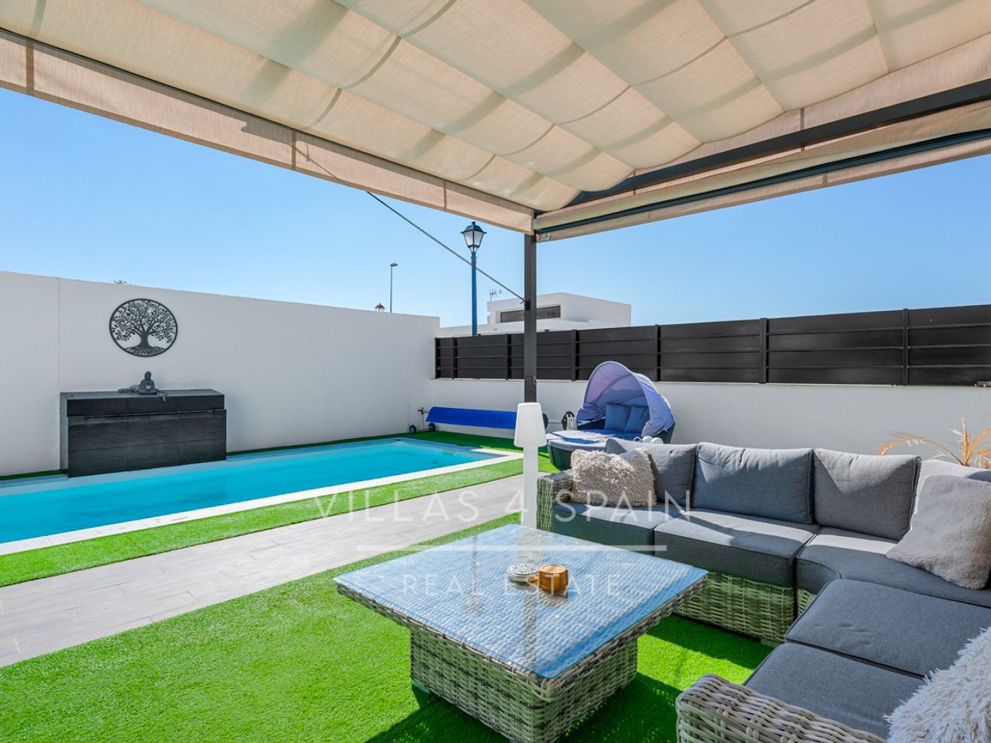 4 Bed 2 Bath Villa with Private Pool and Parking in Las Kalendas Fortuna