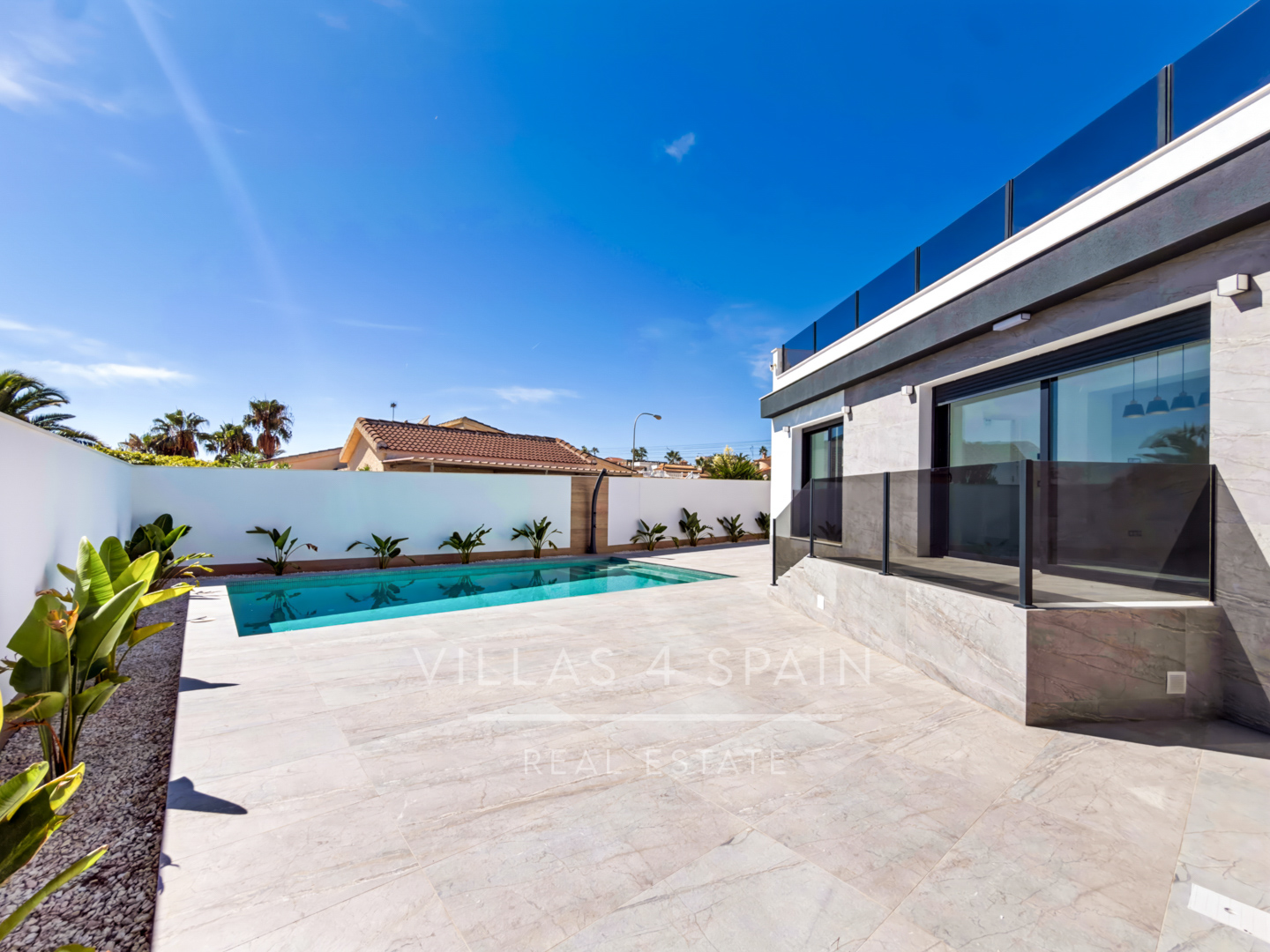 Resale - 5 Bed 4 Bath LUXURY CORNER PLOT VILLA with Pool IN CIUDAD QUESADA  -  - 