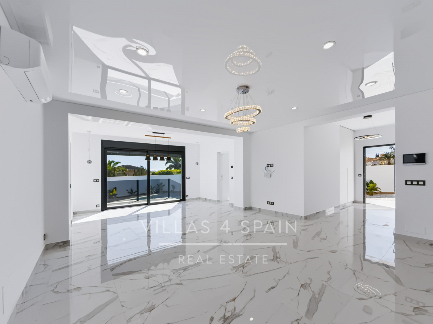 Resale - 5 Bed 4 Bath LUXURY CORNER PLOT VILLA with Pool IN CIUDAD QUESADA  -  - 
