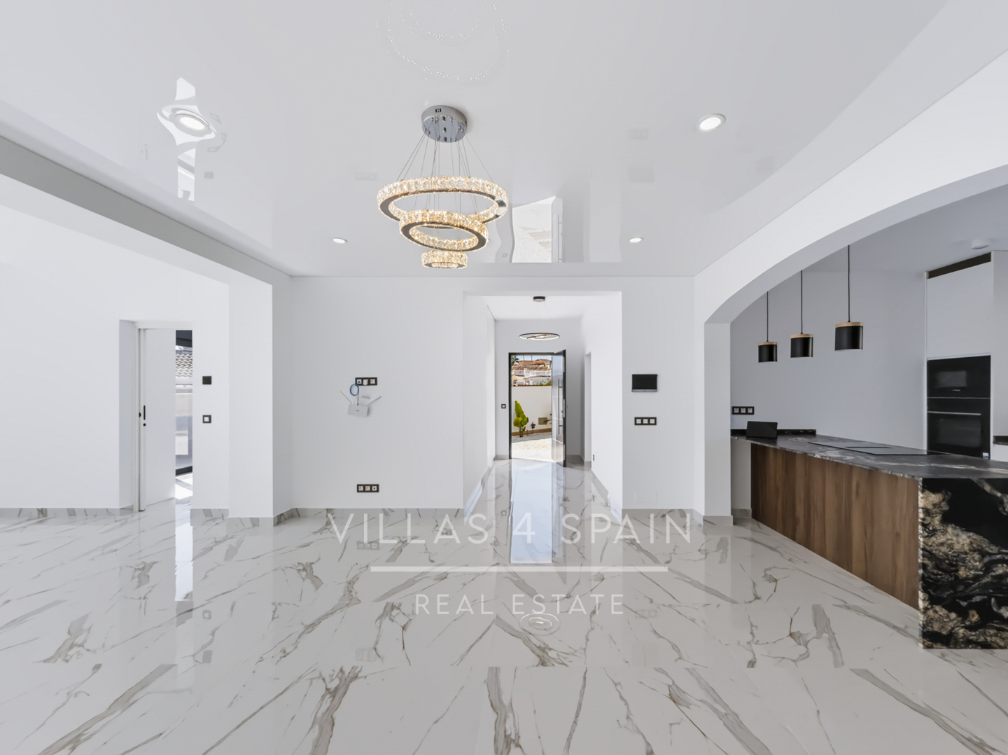 Resale - 5 Bed 4 Bath LUXURY CORNER PLOT VILLA with Pool IN CIUDAD QUESADA  -  - 