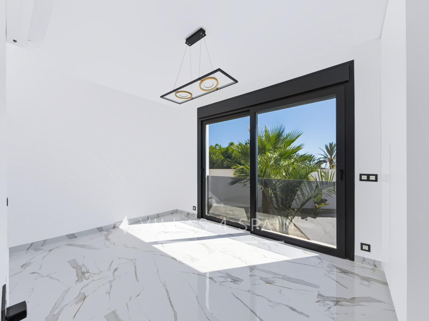 Resale - 5 Bed 4 Bath LUXURY CORNER PLOT VILLA with Pool IN CIUDAD QUESADA  -  - 
