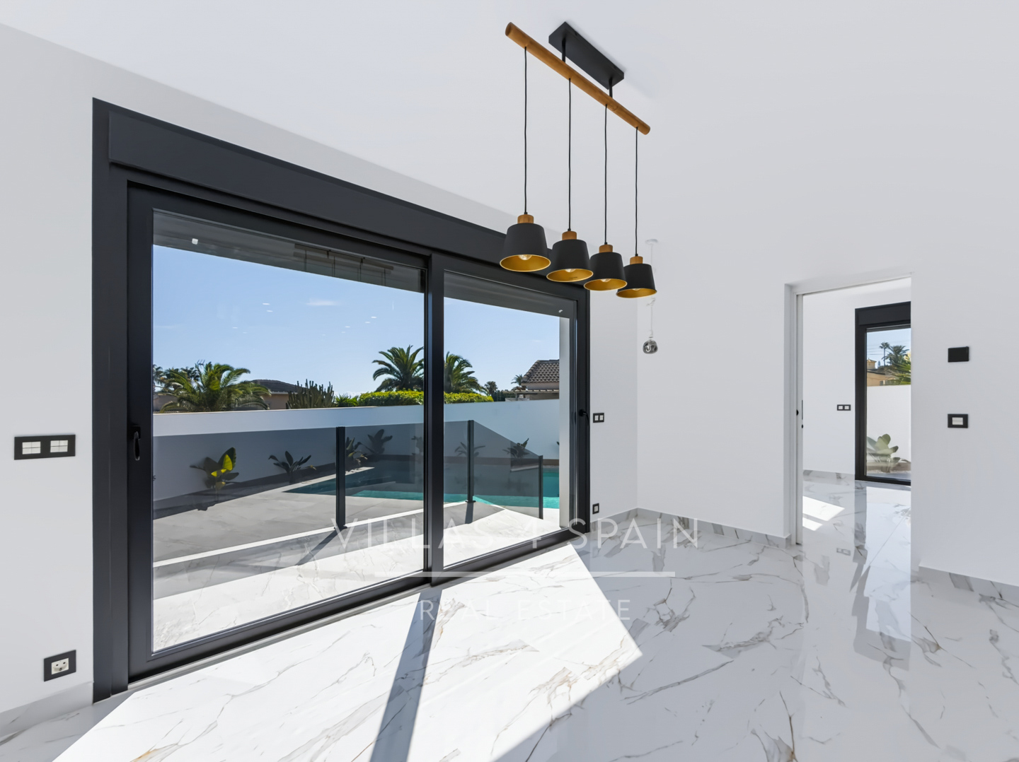 Resale - 5 Bed 4 Bath LUXURY CORNER PLOT VILLA with Pool IN CIUDAD QUESADA  -  - 