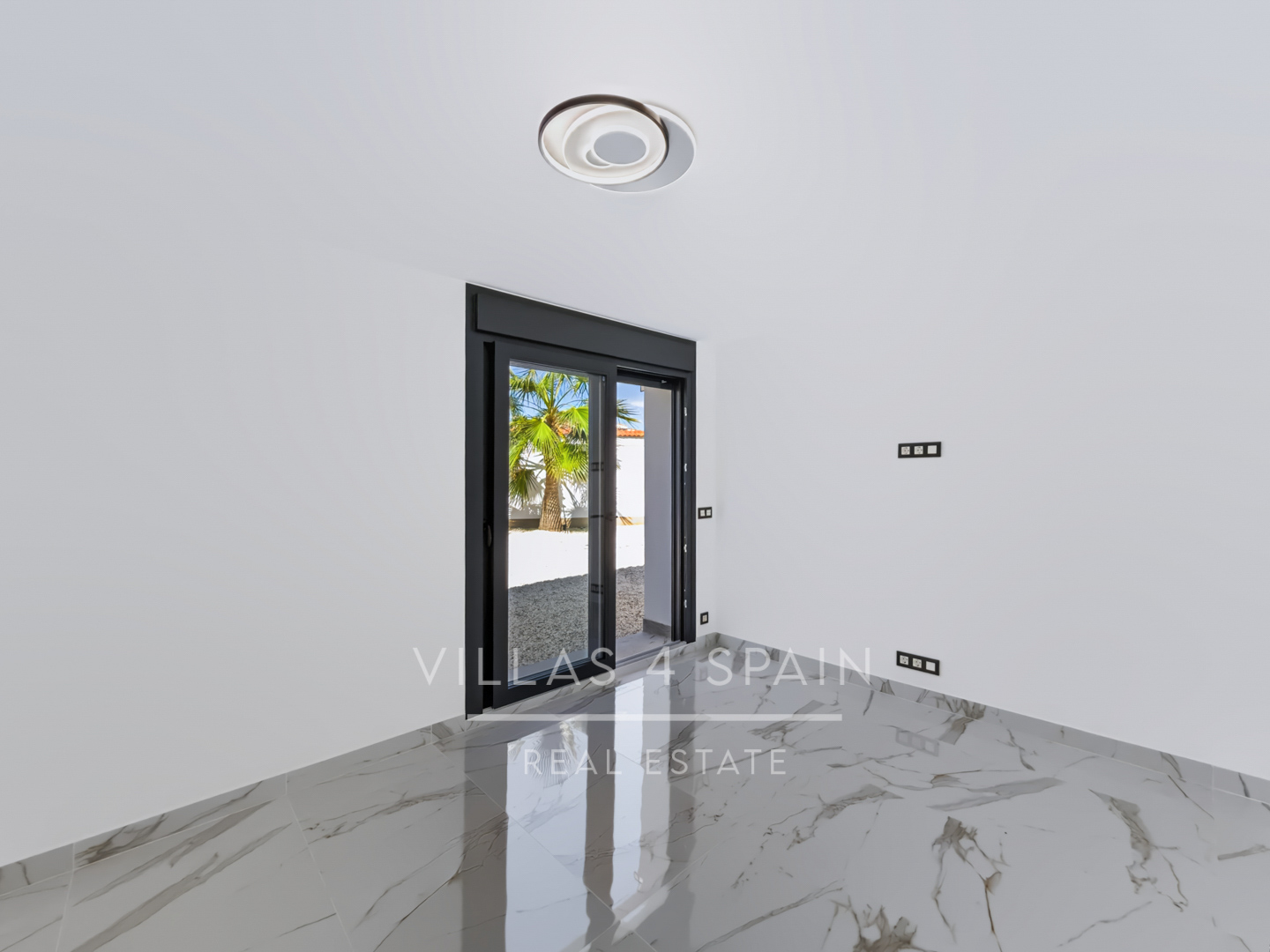 Resale - 5 Bed 4 Bath LUXURY CORNER PLOT VILLA with Pool IN CIUDAD QUESADA  -  - 