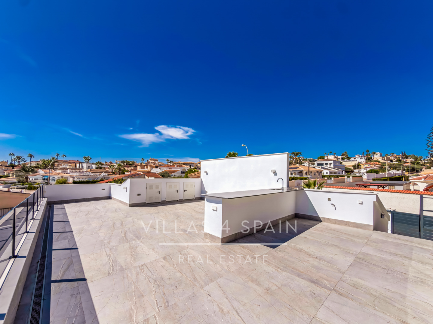 Resale - 5 Bed 4 Bath LUXURY CORNER PLOT VILLA with Pool IN CIUDAD QUESADA  -  - 