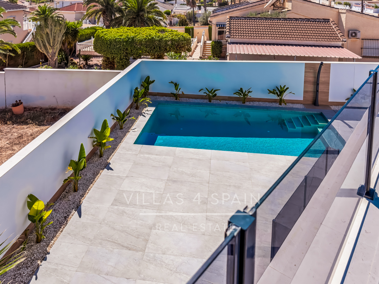 Resale - 5 Bed 4 Bath LUXURY CORNER PLOT VILLA with Pool IN CIUDAD QUESADA  -  - 