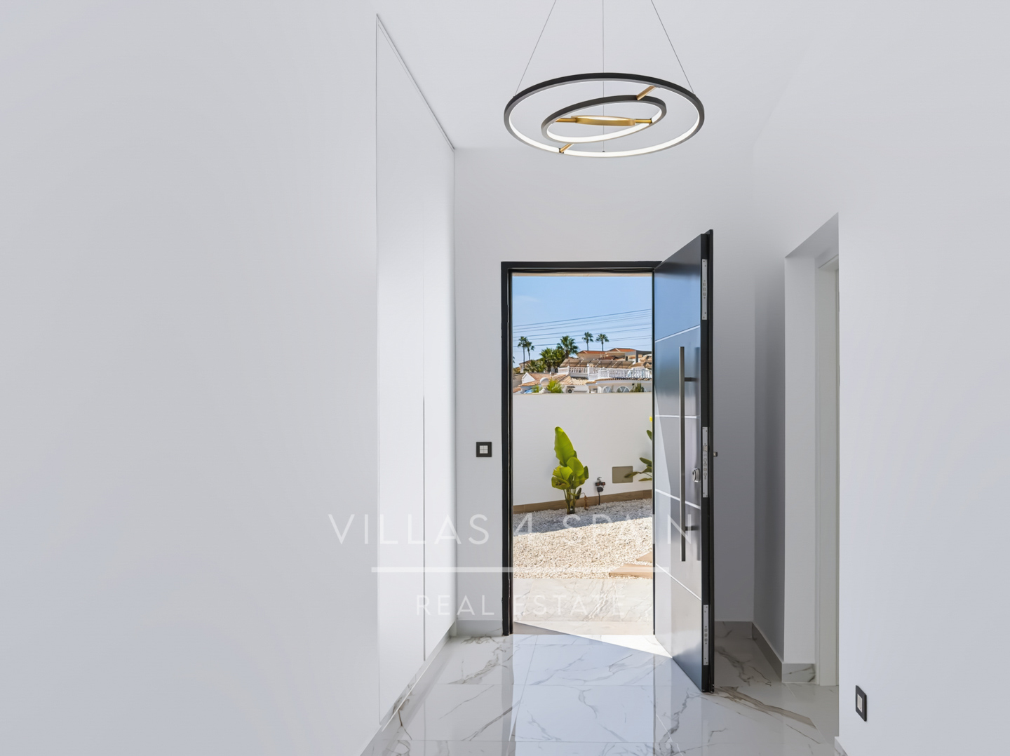 Resale - 5 Bed 4 Bath LUXURY CORNER PLOT VILLA with Pool IN CIUDAD QUESADA  -  - 