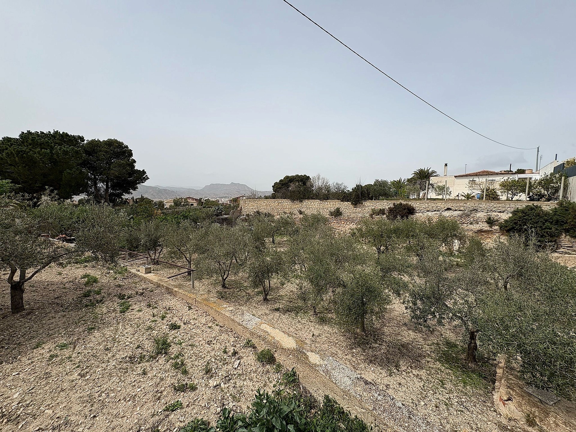 Resale - 4 Bedroom 1 Bathroom Country house in Petrer -  - Alicante