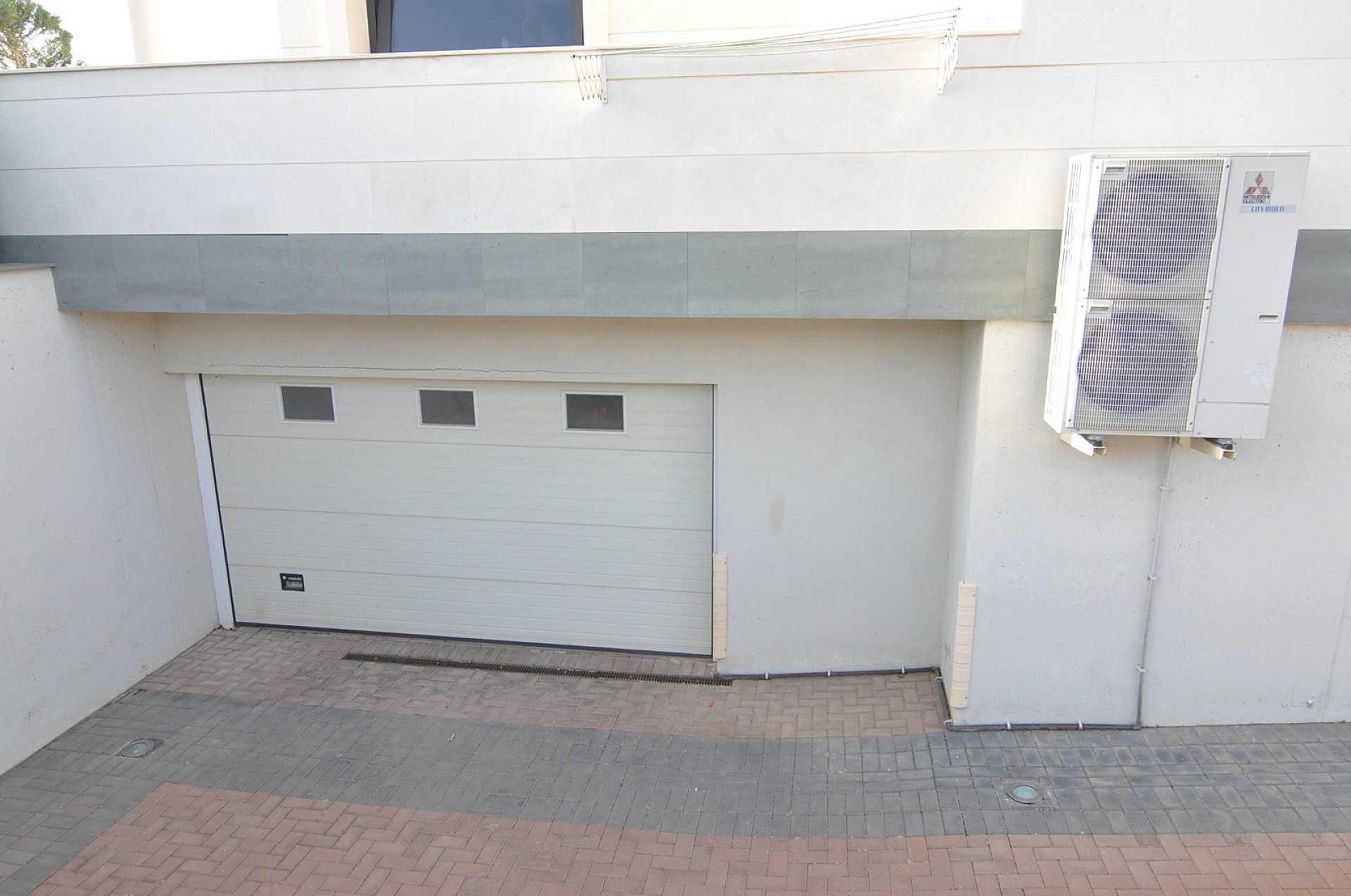 Resale - 4 Bedroom 2 Bathroom Villa in Villena -  - Alicante
