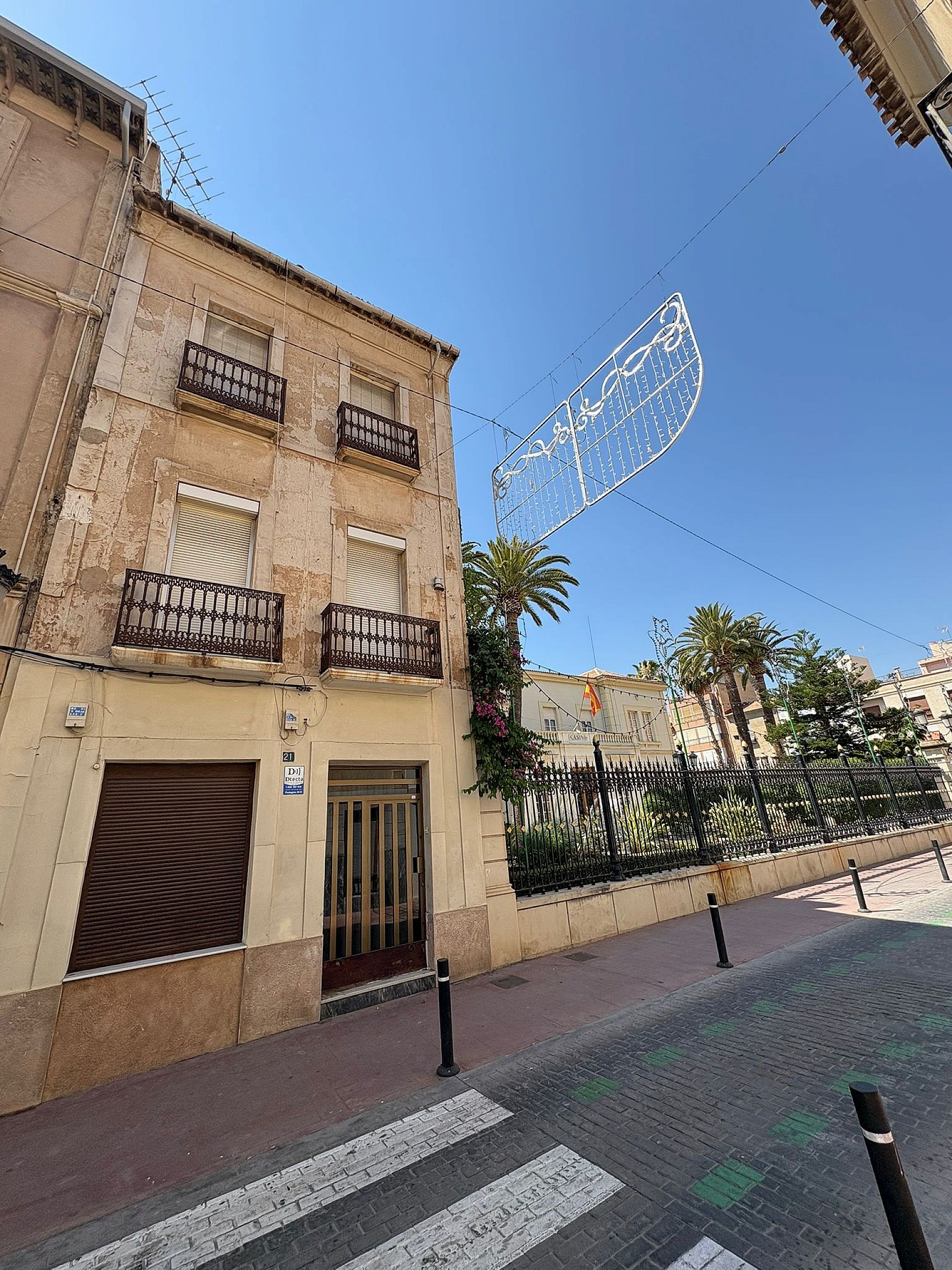 Resale - 6 Bedroom 2 Bathroom Townhouse in Novelda -  - Alicante