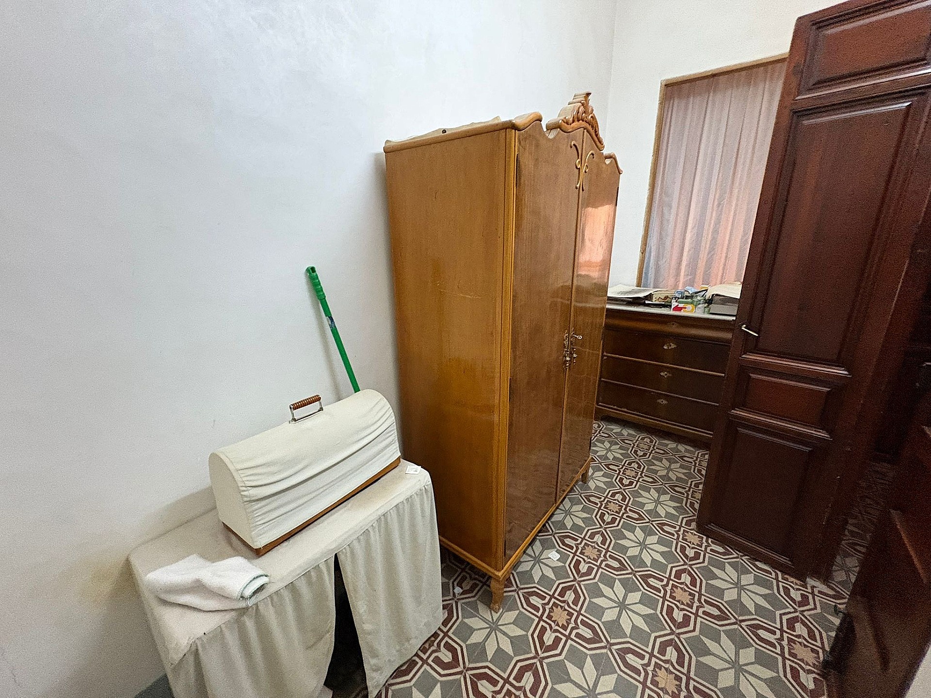 Resale - 6 Bedroom 2 Bathroom Townhouse in Novelda -  - Alicante