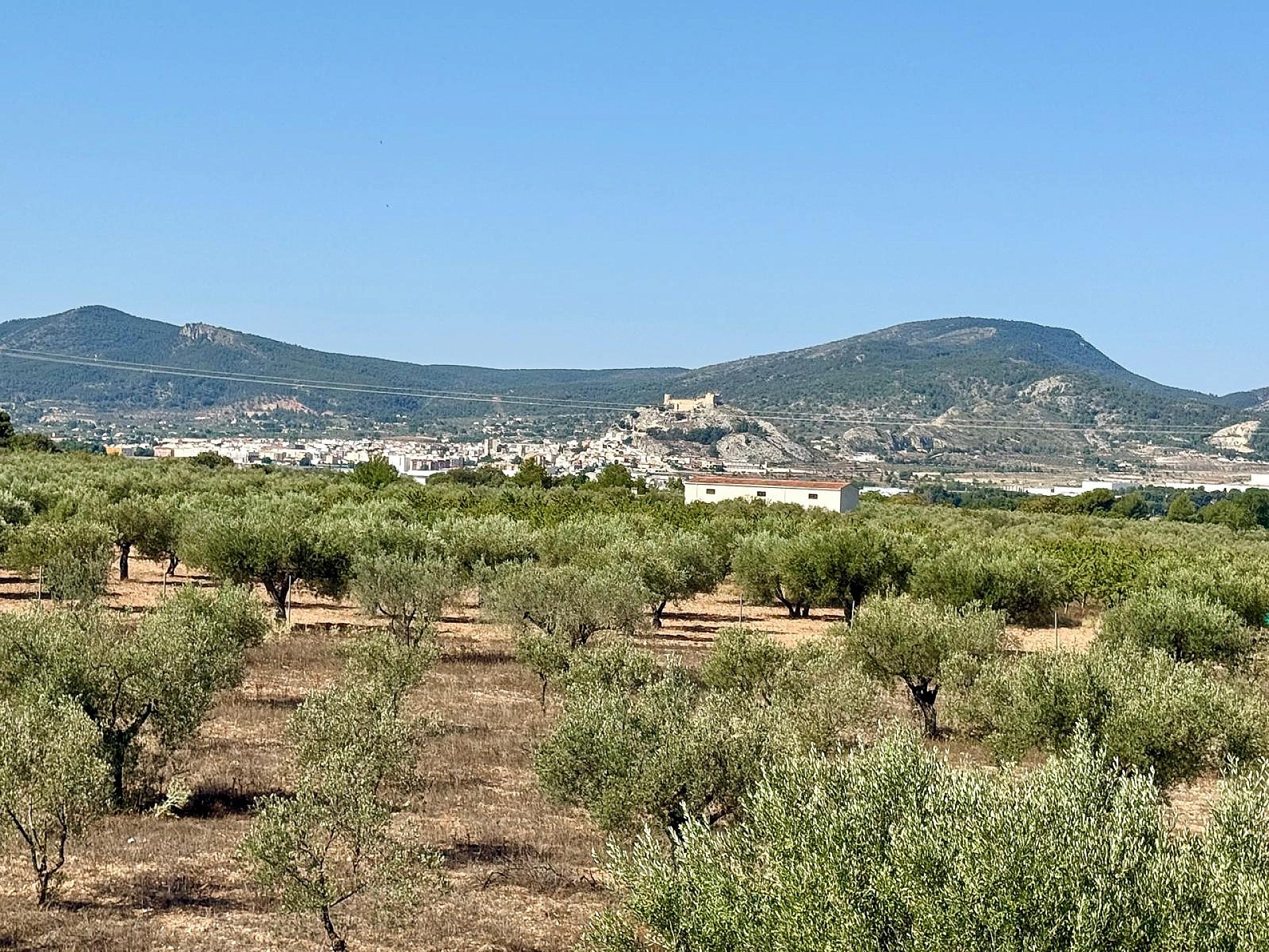 Resale - 3 Bedroom 3 Bathroom Villa in Onil -  - Alicante