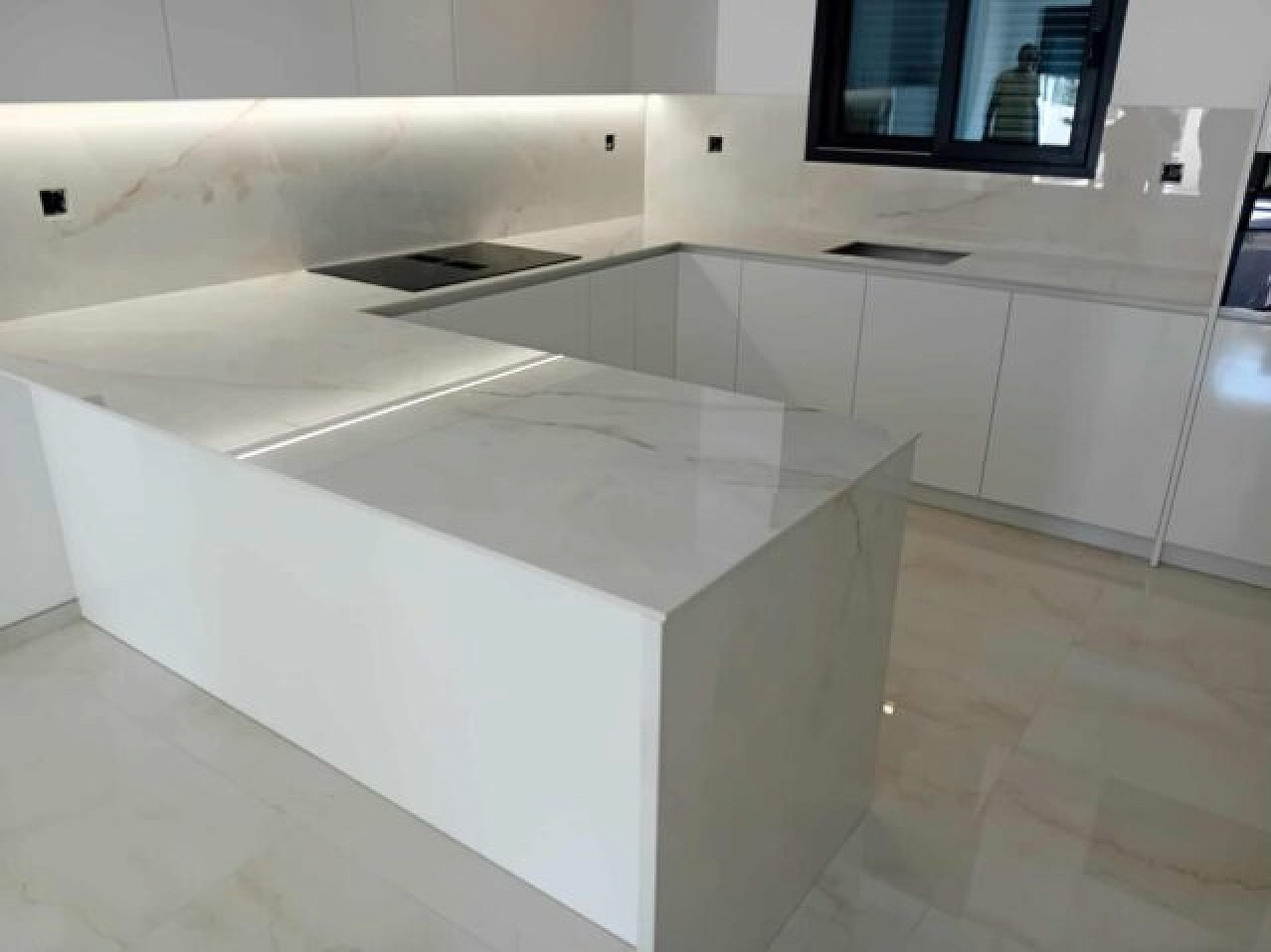 Resale - 3 Bedroom 2 Bathroom Semi-detached in La Romana -  - Alicante