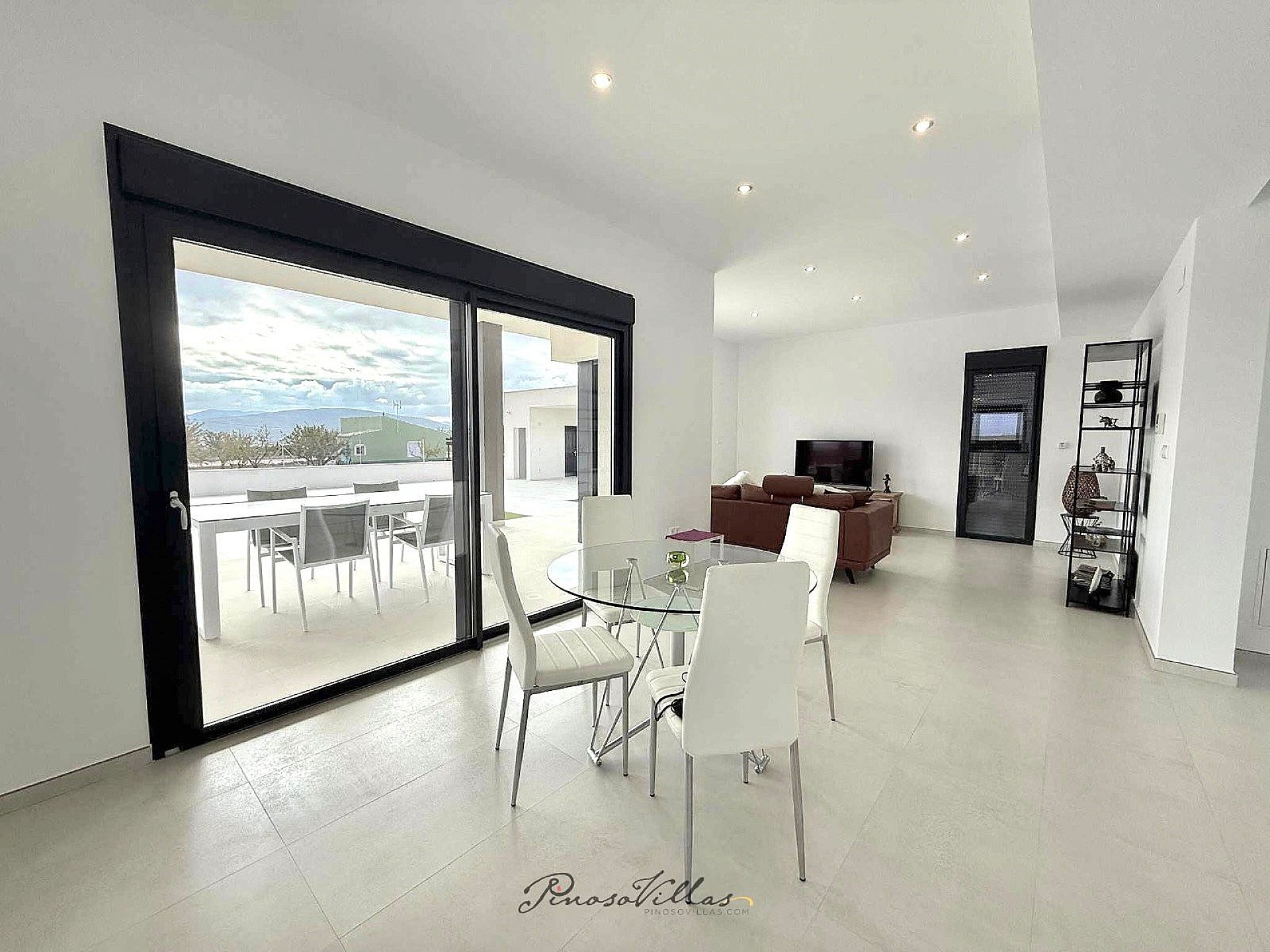 Resale - 3 Bedroom 3 Bathroom Villa in Pinoso -  - Alicante