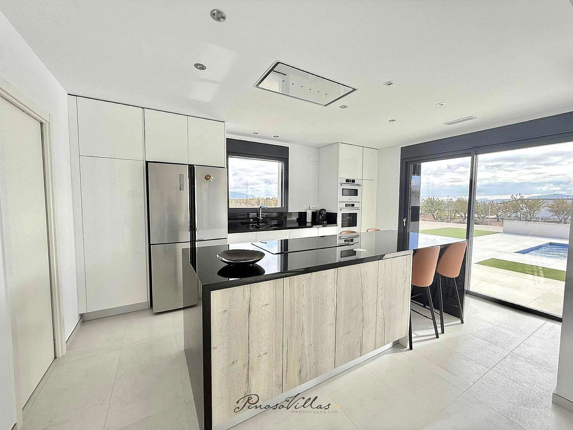 Resale - 3 Bedroom 3 Bathroom Villa in Pinoso -  - Alicante